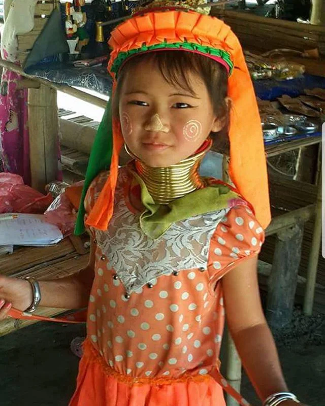 Little long neck Thai girl.

#wanderlust #ilovetravel #writetotravel #instatravelling #vacay #culture #travelblogger #instapassport #worldtraveler #traveldeeper  #travelstroke #travelling #trip #traveltheworld #igtravel #getaway #fashion #kid #travel