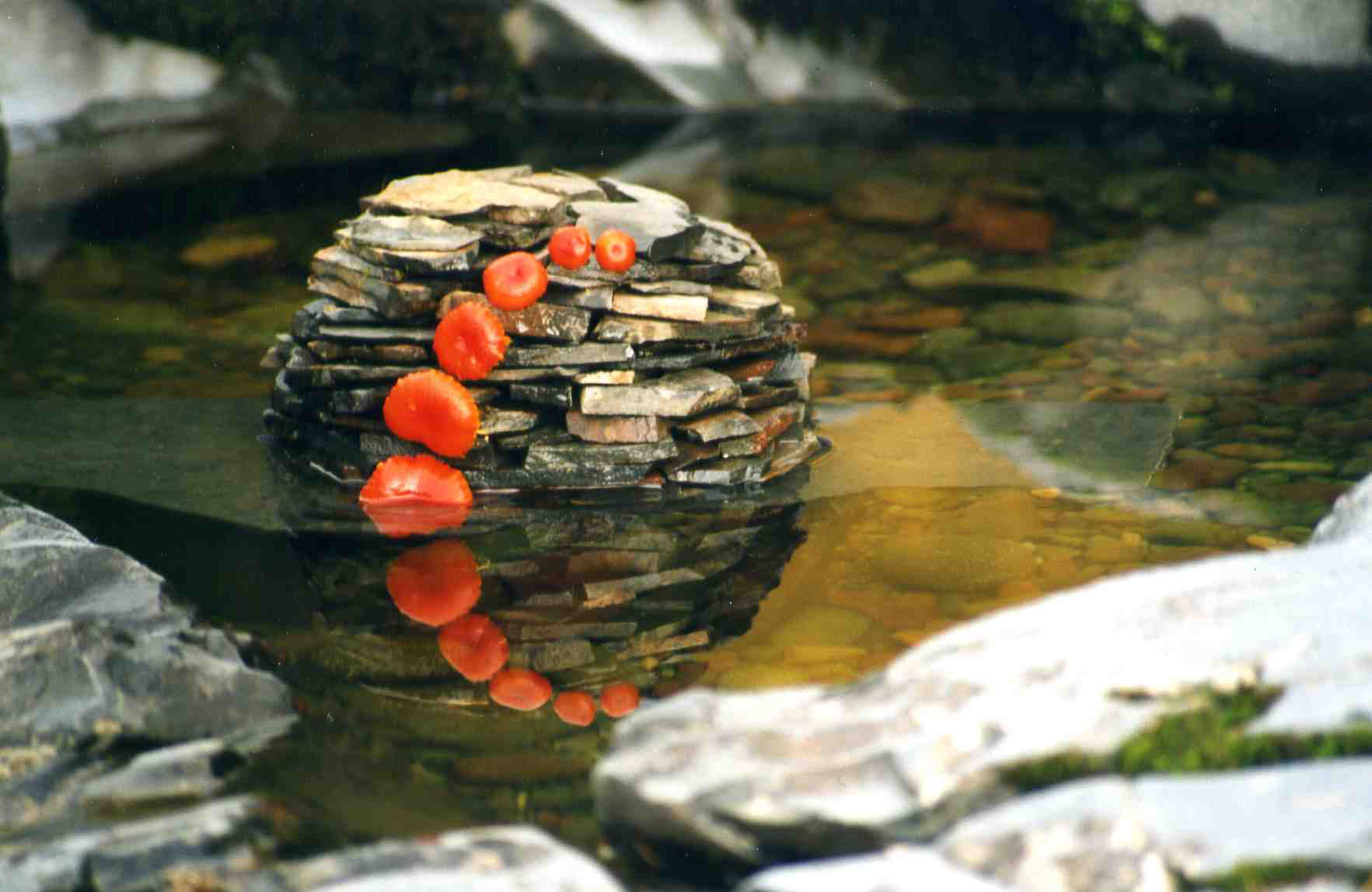 Floating_Sphere_Cairn_with_Mushroom_Cresent_3.jpg