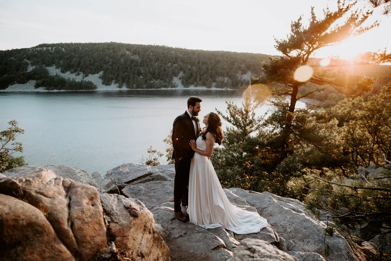 devils-lake-adventurous-elopement-2018-04-25_0004.jpg