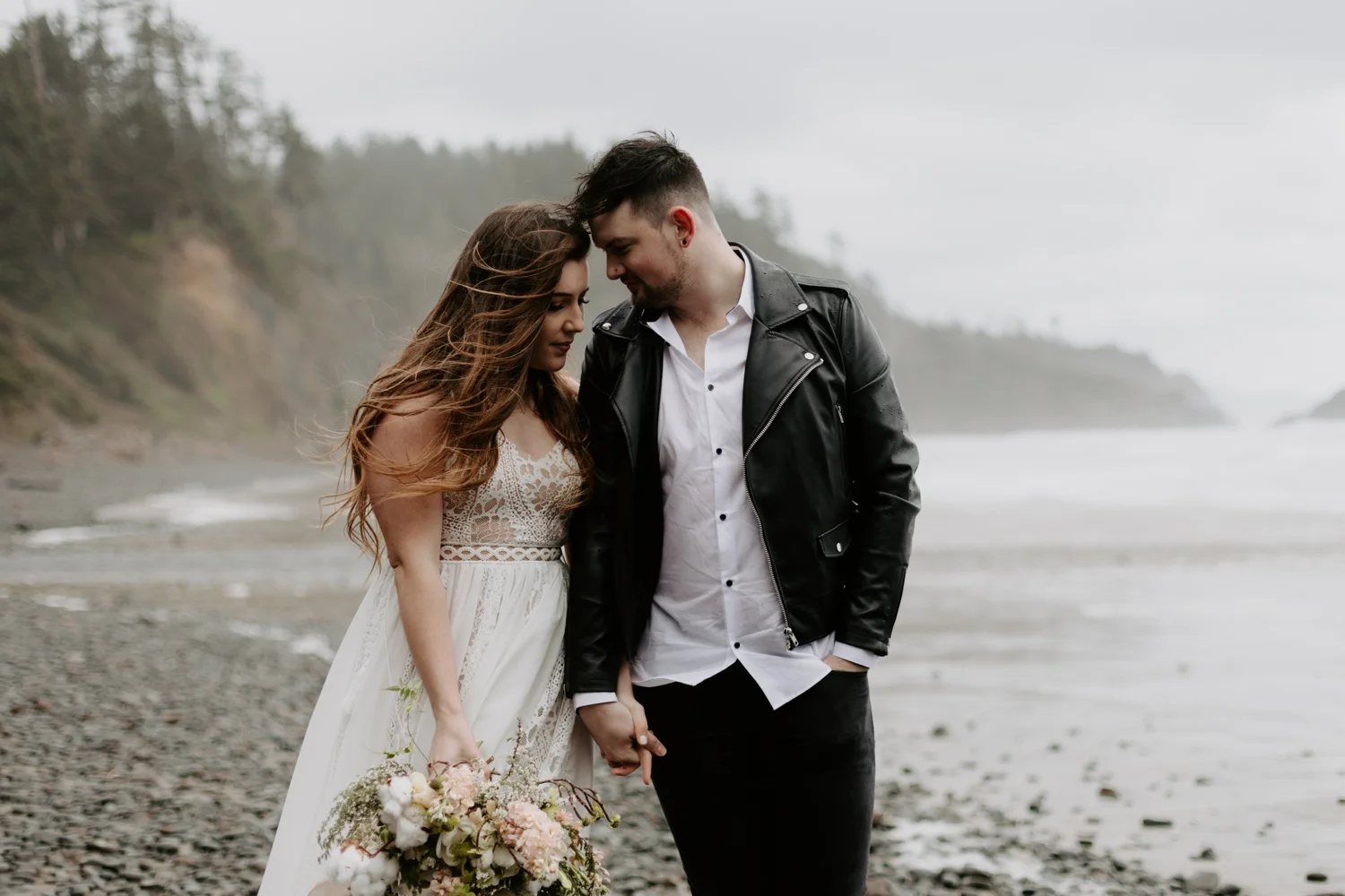 intimate-oregon-coast-elopement-2018-04-26_0009.jpg