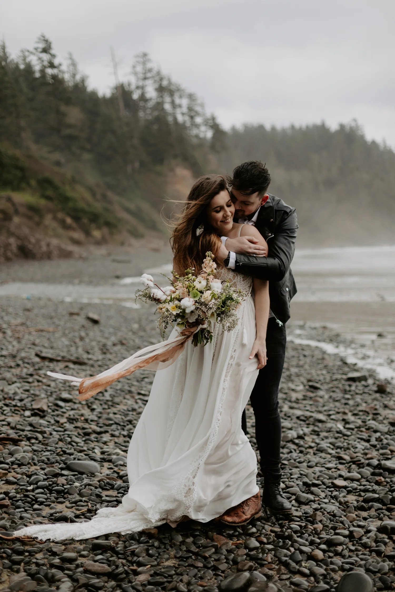 intimate-oregon-coast-elopement-2018-04-26_0010.jpg