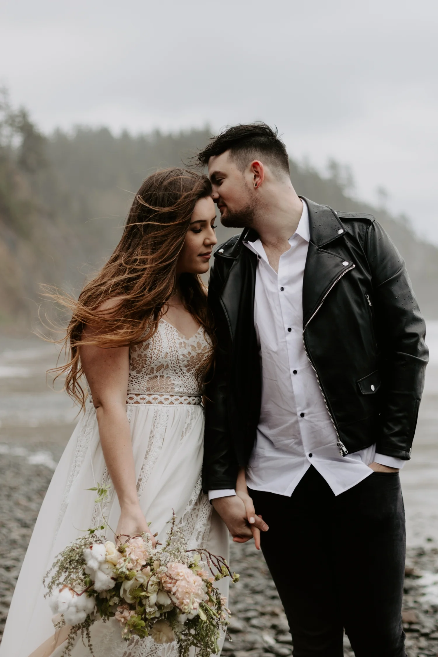 intimate-oregon-coast-elopement-2018-04-26_0011.jpg