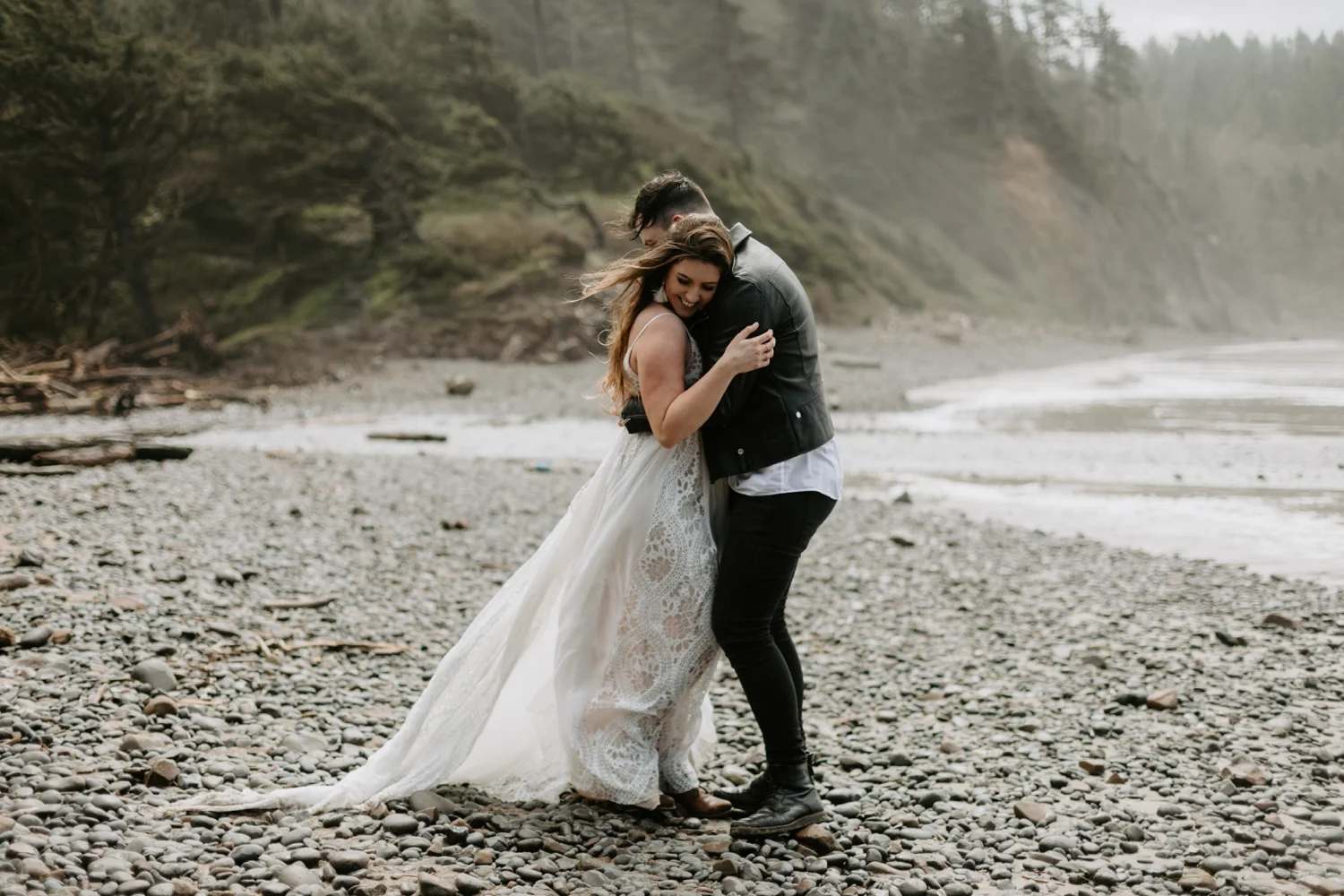 adventurous-cannon-beach-elopement-2018-04-26_0023.jpg