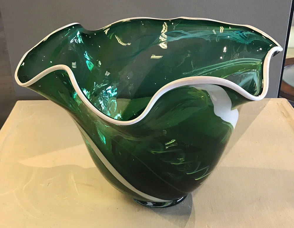 Bowl Scallop Green Canes (17-24399)