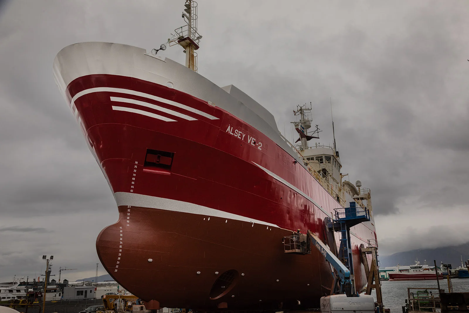 boat-reparing.jpg