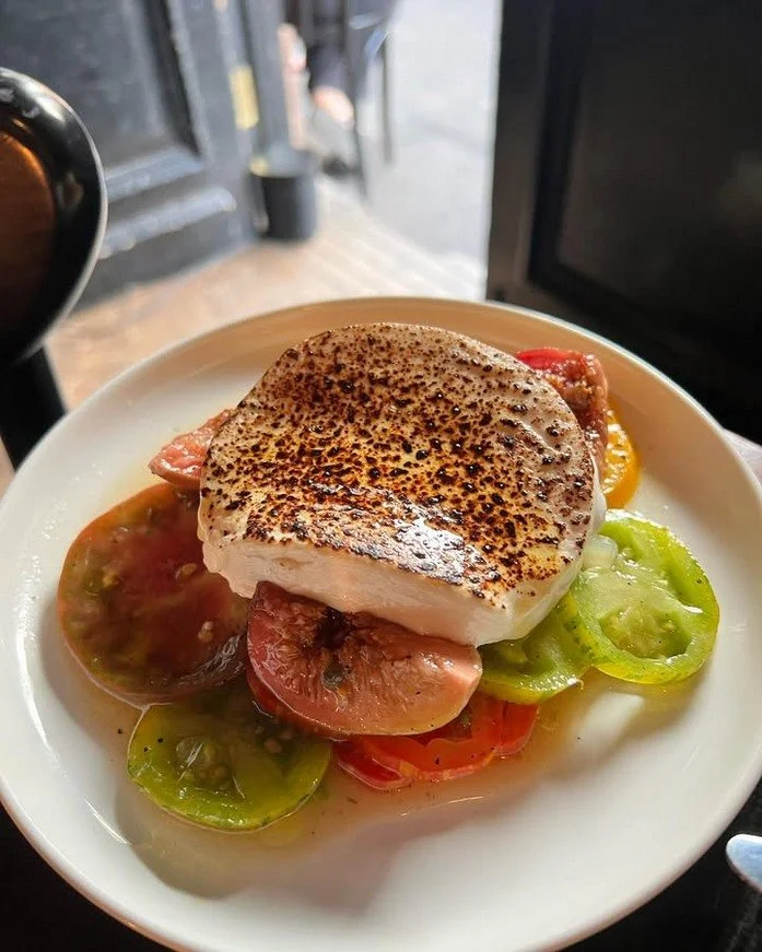 We are excited to announce the addition of  @caravinpottspoint  to our Potts Point dining experience.

Tucked into an elegant Art Deco space on the ground floor of the New Yorker building and seating just 24 diners, Caravin has been punching above it