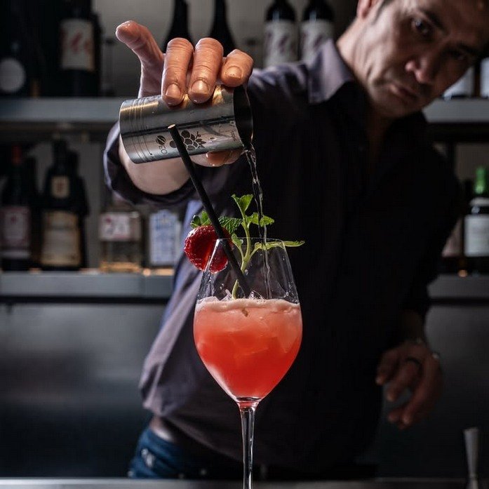 We are excited to announce the addition of @iki.dining dining to our Potts Point dining experience,. Enjoying our a selection of seasonal seafood dishes for our entree course on the Potts Point Dining Tour. 

The latest arrival on bustling Llankelly 