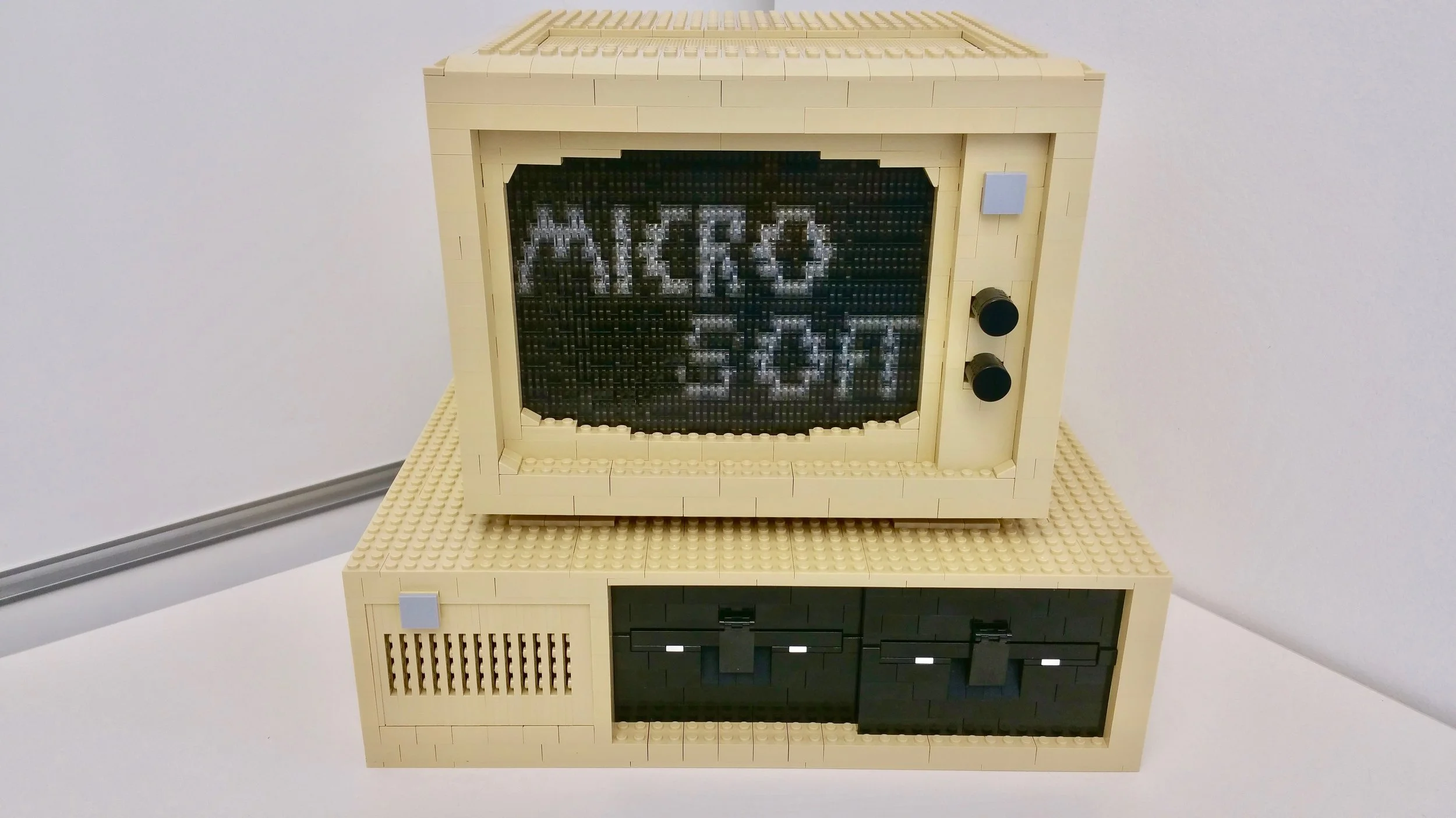 Life Size:: MICROSOFT MS-DOS