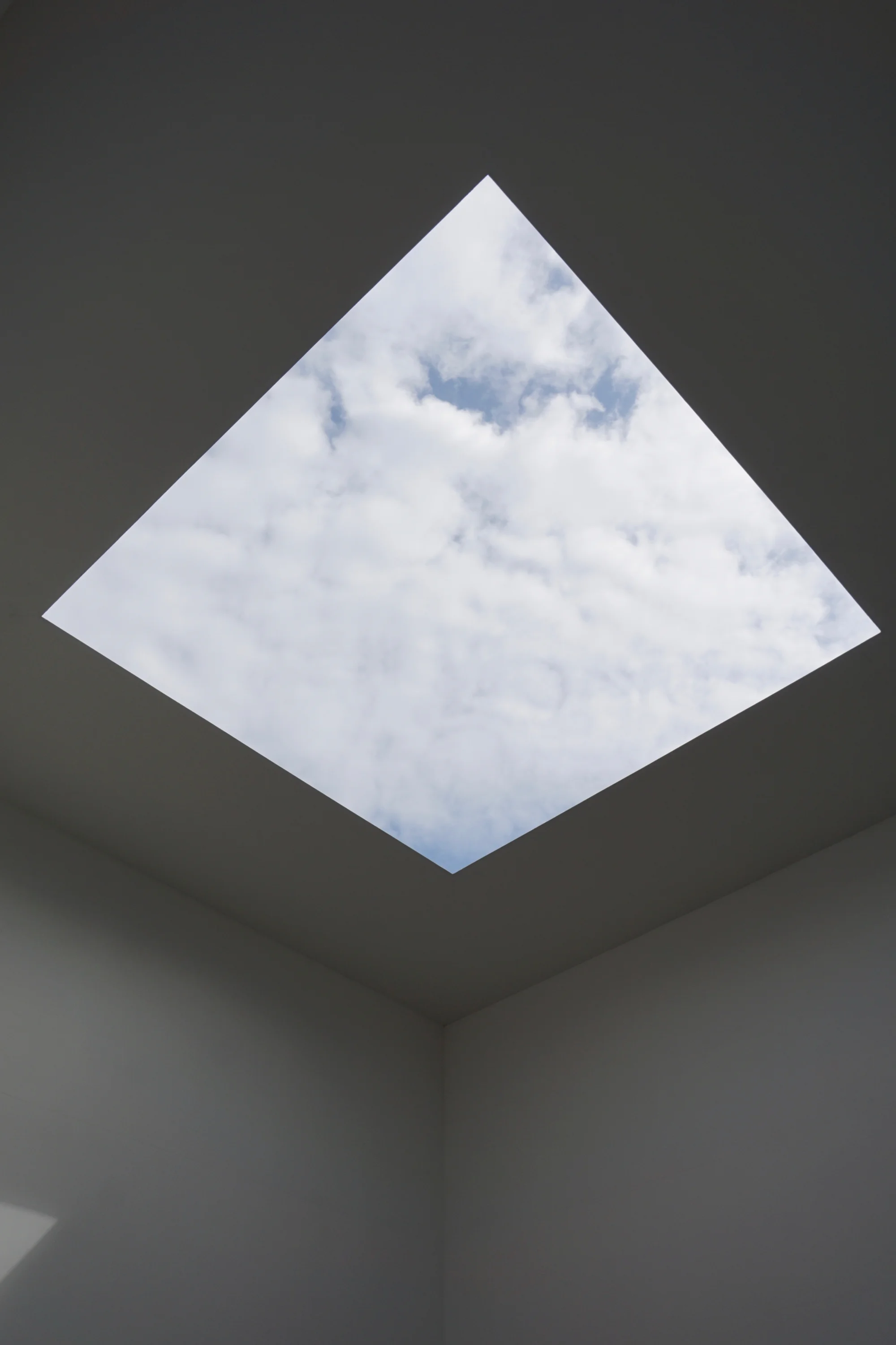 Blue Planet Sky van James Turrell