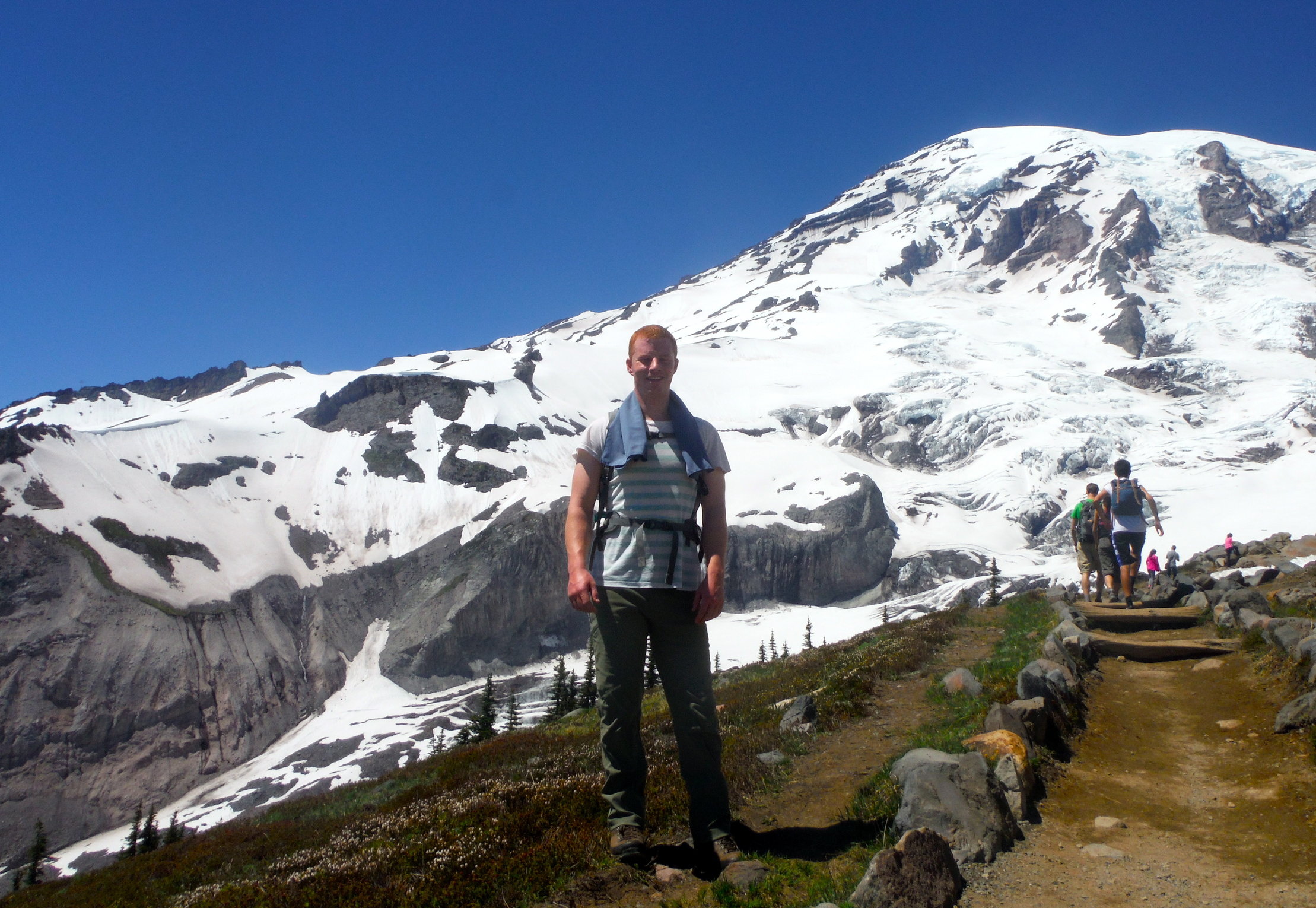  Mount Rainier stands at an impressive 14,409ft. It last erupted in 1894