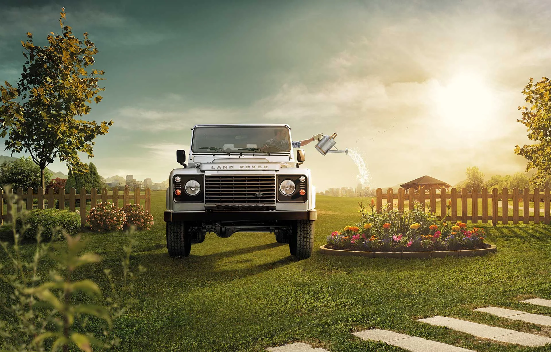 Land Rover<br/><span style="font-size:0.8em;">Allestimento giardino</span>