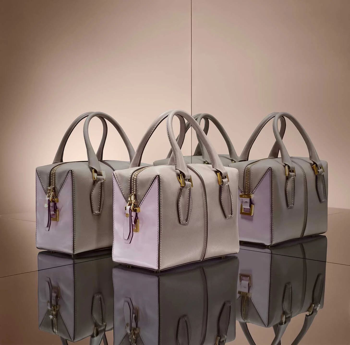 Tod's<br/><span style="font-size:0.8em;">Allestimento specchi</span>