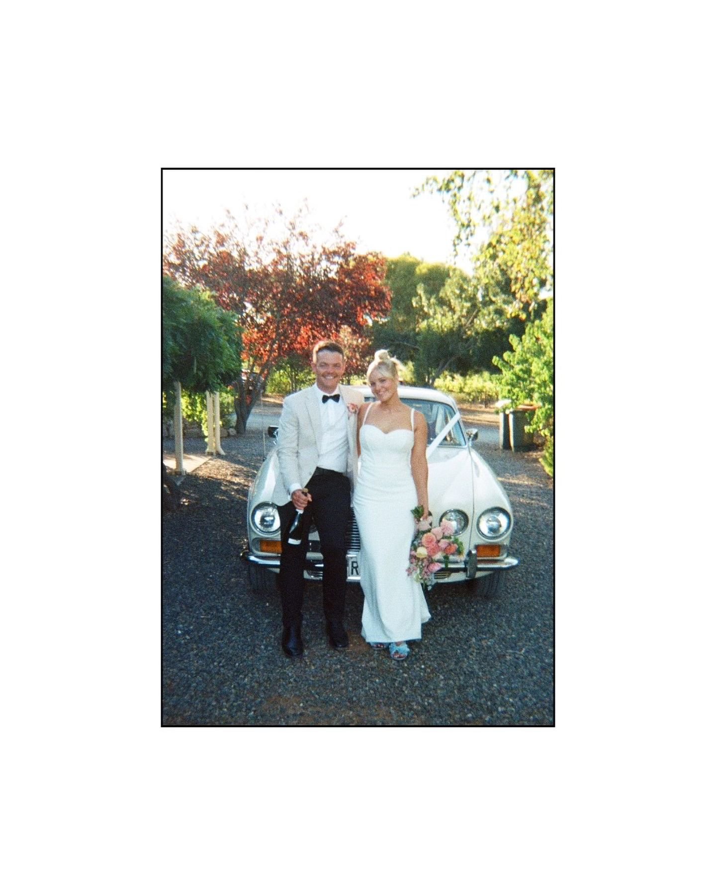 One of my absolute fave pics from Nick and Shan&rsquo;s ✨
⠀⠀⠀⠀⠀⠀⠀⠀⠀
Shot on a fun little point and shoot 🎞️ camera, the quality is&hellip; questionable 😂  although the vibe was the perfect blend of nostalgia + fun 😍 

And don&rsquo;t worry we got 