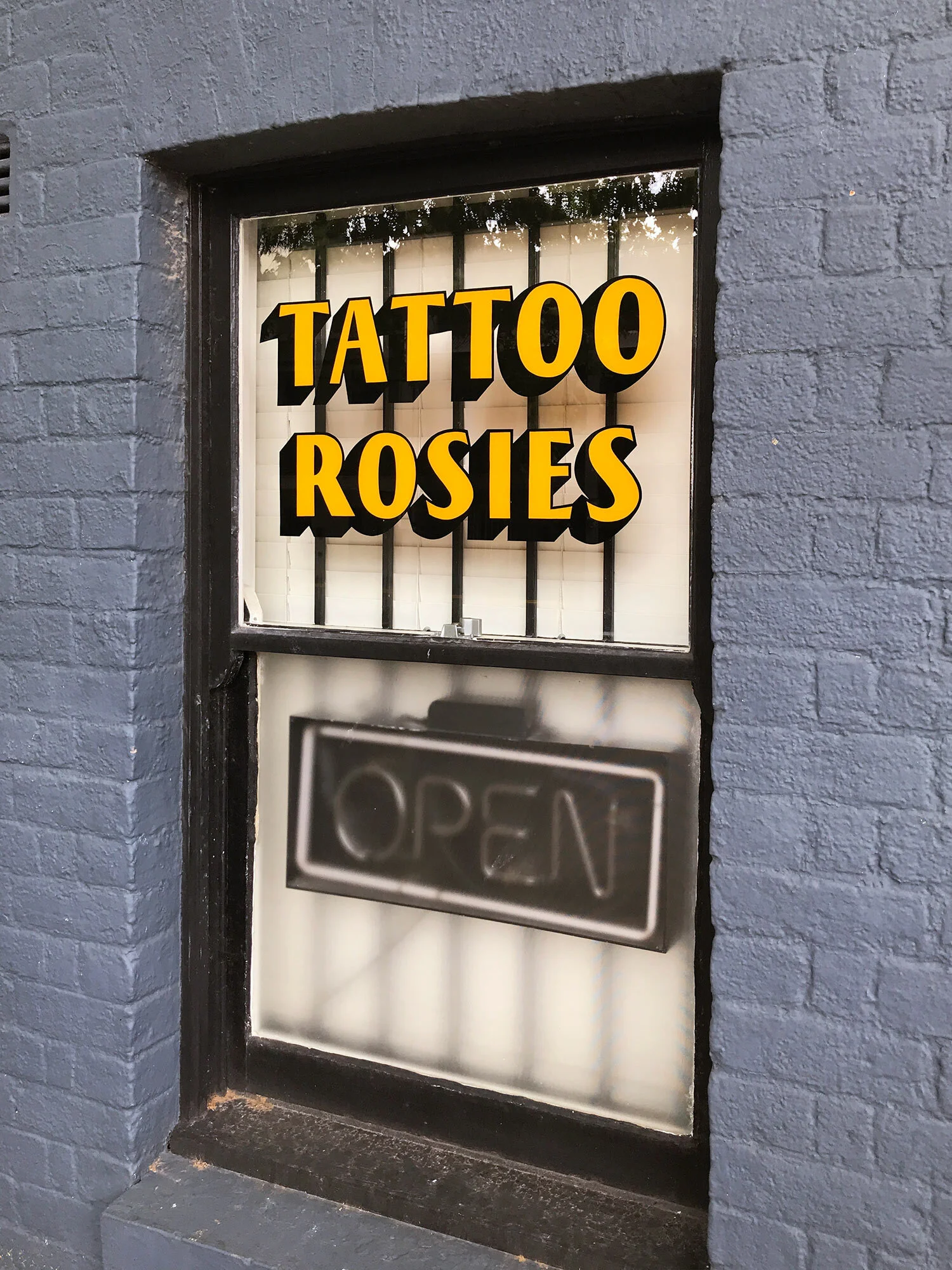 tattoorosies_enamel_window_sign_04.1.jpg