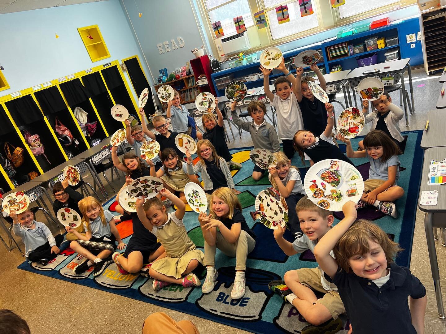 Miss Strouse&rsquo;s kindergartners joined with Mrs. Miller&rsquo;s first graders today for a Mentor Sentence Morning. 

After reading the story &ldquo;Tops and Bottoms&rdquo;, they worked together to complete activities that focused on vegetables an