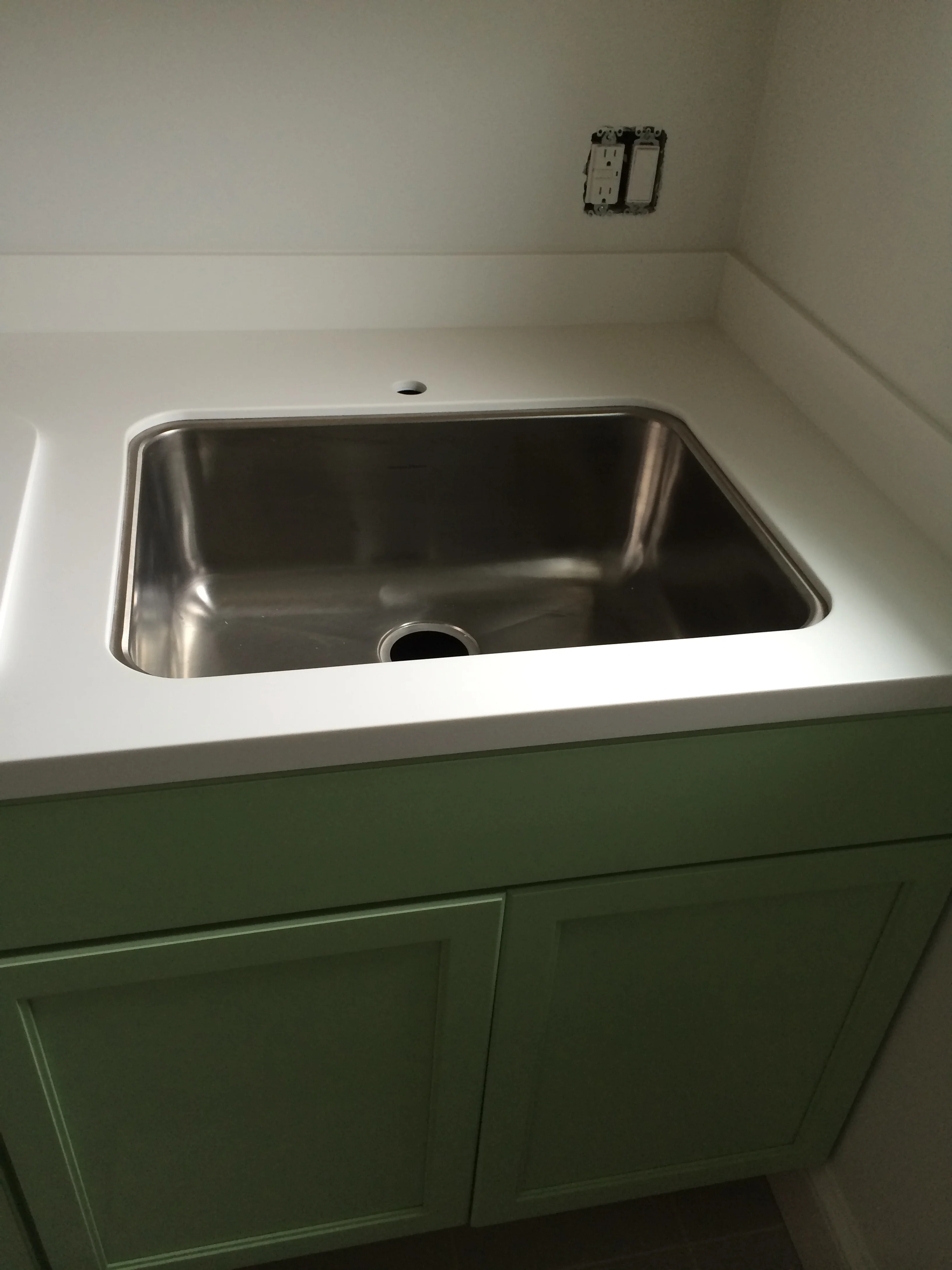  Laundry Counter with Removable Sink Top 
