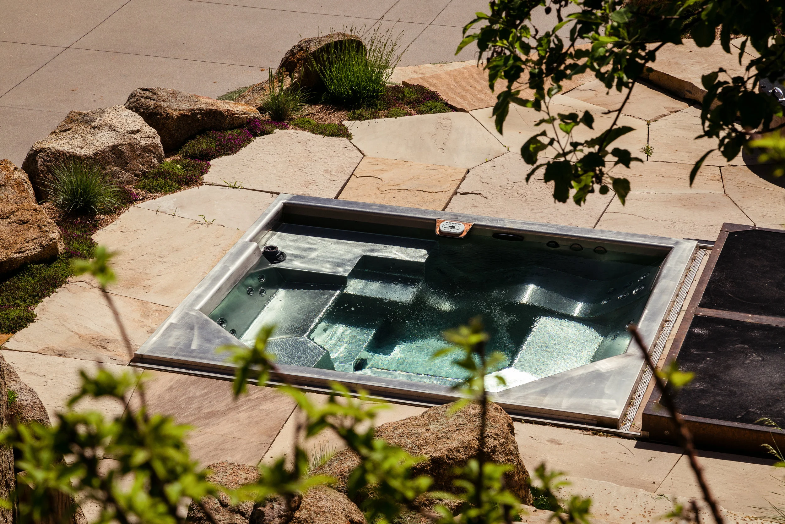 ARAPAHOE HILL Location: Boulder, Colorado Completion: 2018 Collaborators: Spa & Cold Plunge Fabricator: Two Create, LLC Photo Credit: Logan Manaker