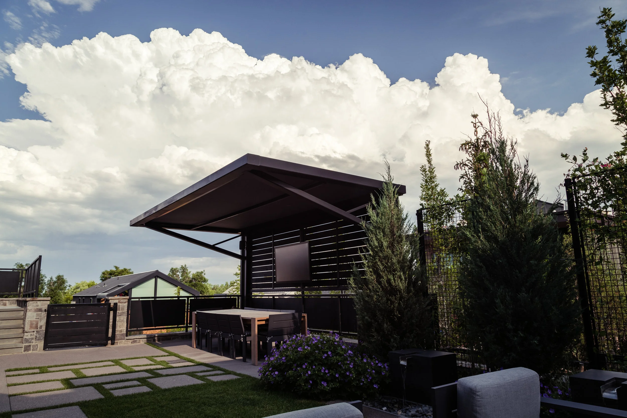 DAKOTA Location: Boulder, Colorado Completion: 2018 Collaborators: Architect: Surround Architecture General Contractor for Home: S L Murphy Construction Landscape Installer: Environmental Designs, Inc. Concrete: Cutting Edge Concretee Fire Pit: Landmark Stone International Metalwork: TWO Create LLC Photo Credit: Logan Manaker & Bodie Hultin