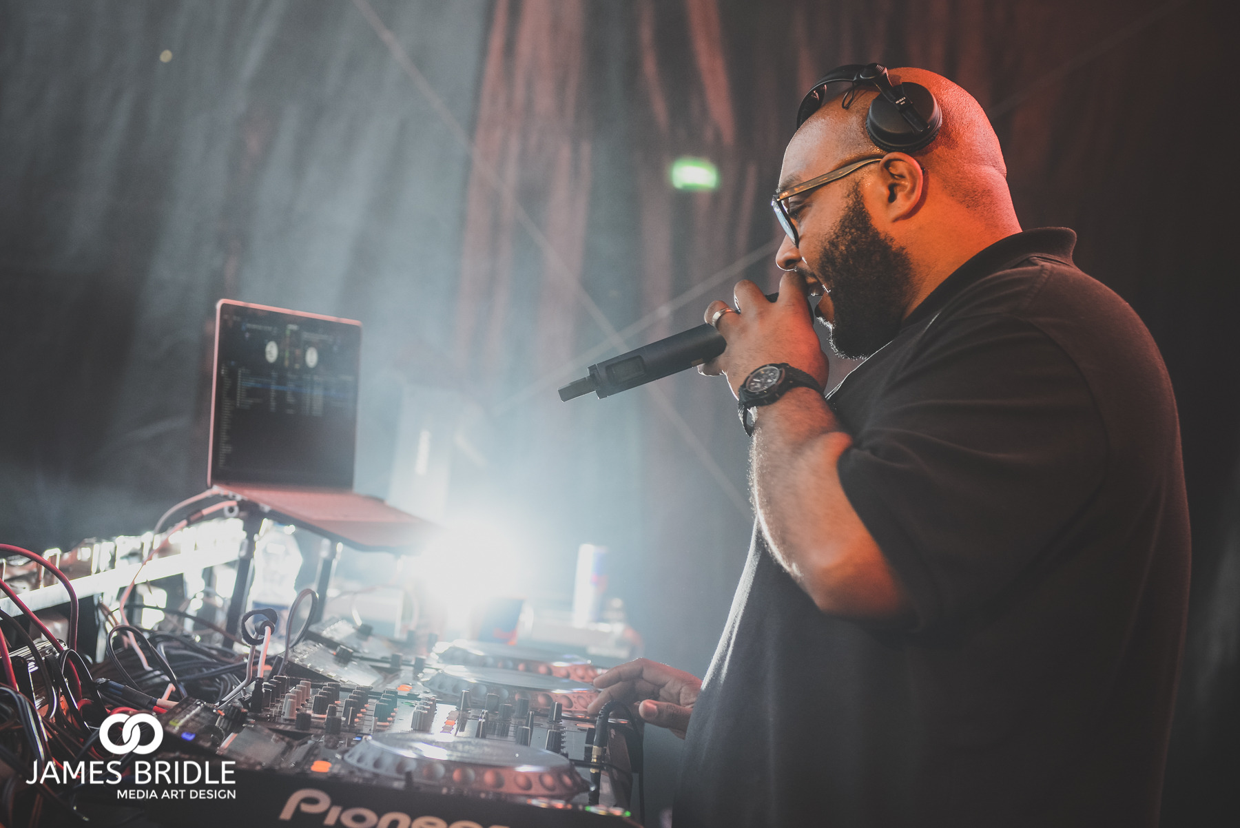 MistaJam playing main stage at Soundclash Festival 2016