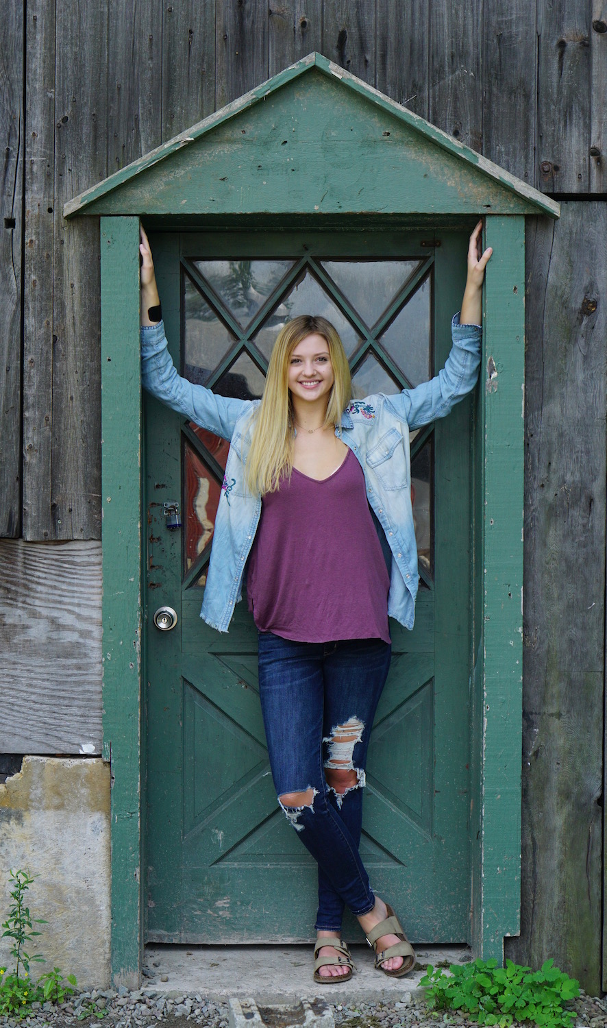 full length portrait country setting by suzanne merritt.jpg