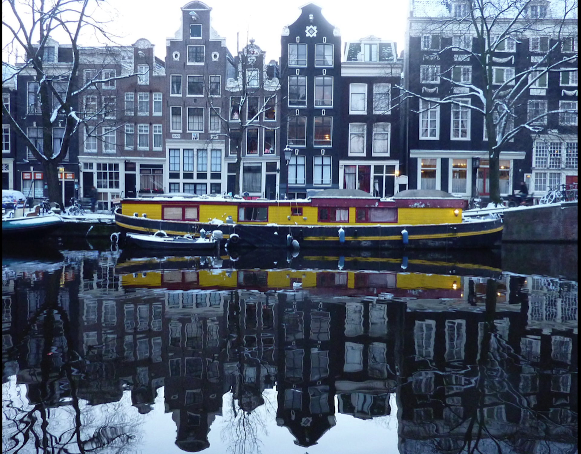 amsterdam_yellowboat.jpg