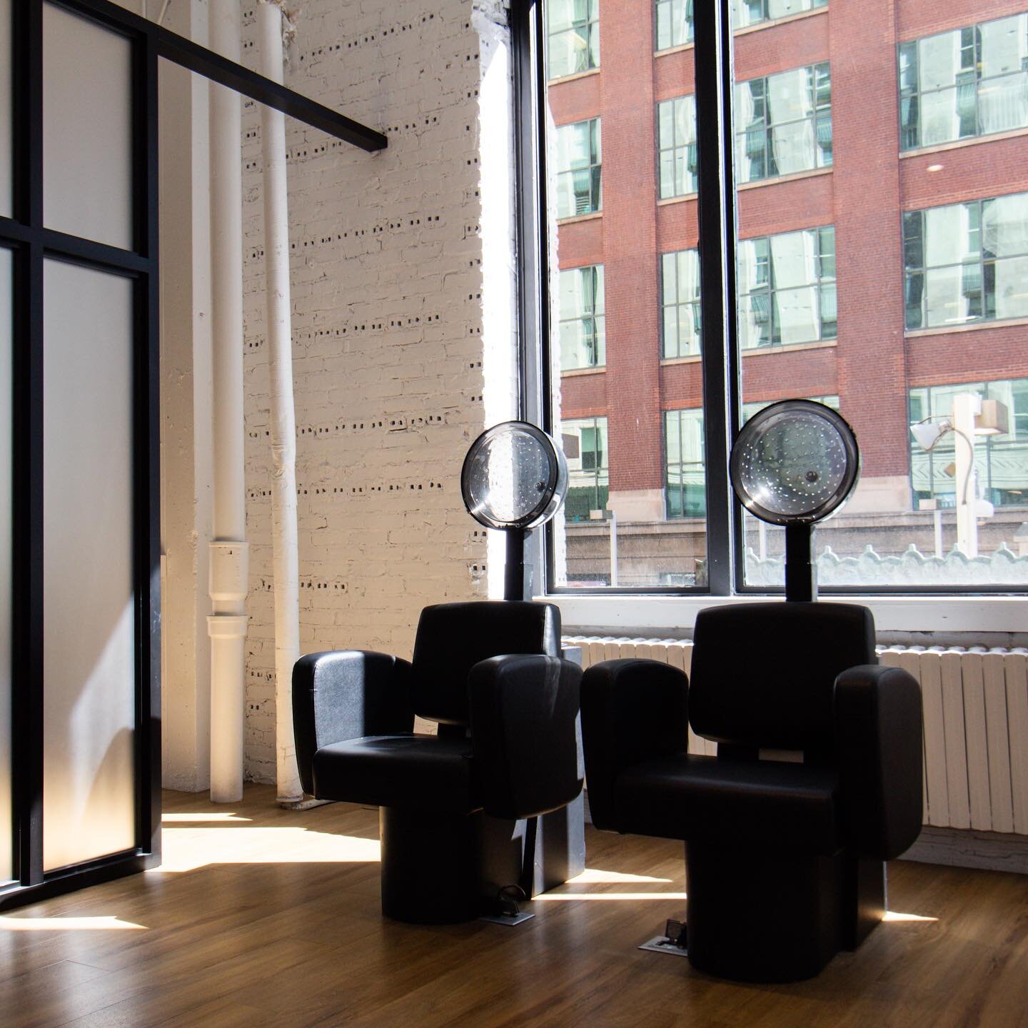 Step into the dream that is Thomas West Salon, nestled in the heart of River North, Chicago. ✨✂️

Our interiors are designed to transport you to a world of luxury, where our talented Hair Stylists work their magic to make your hair dreams come true.
