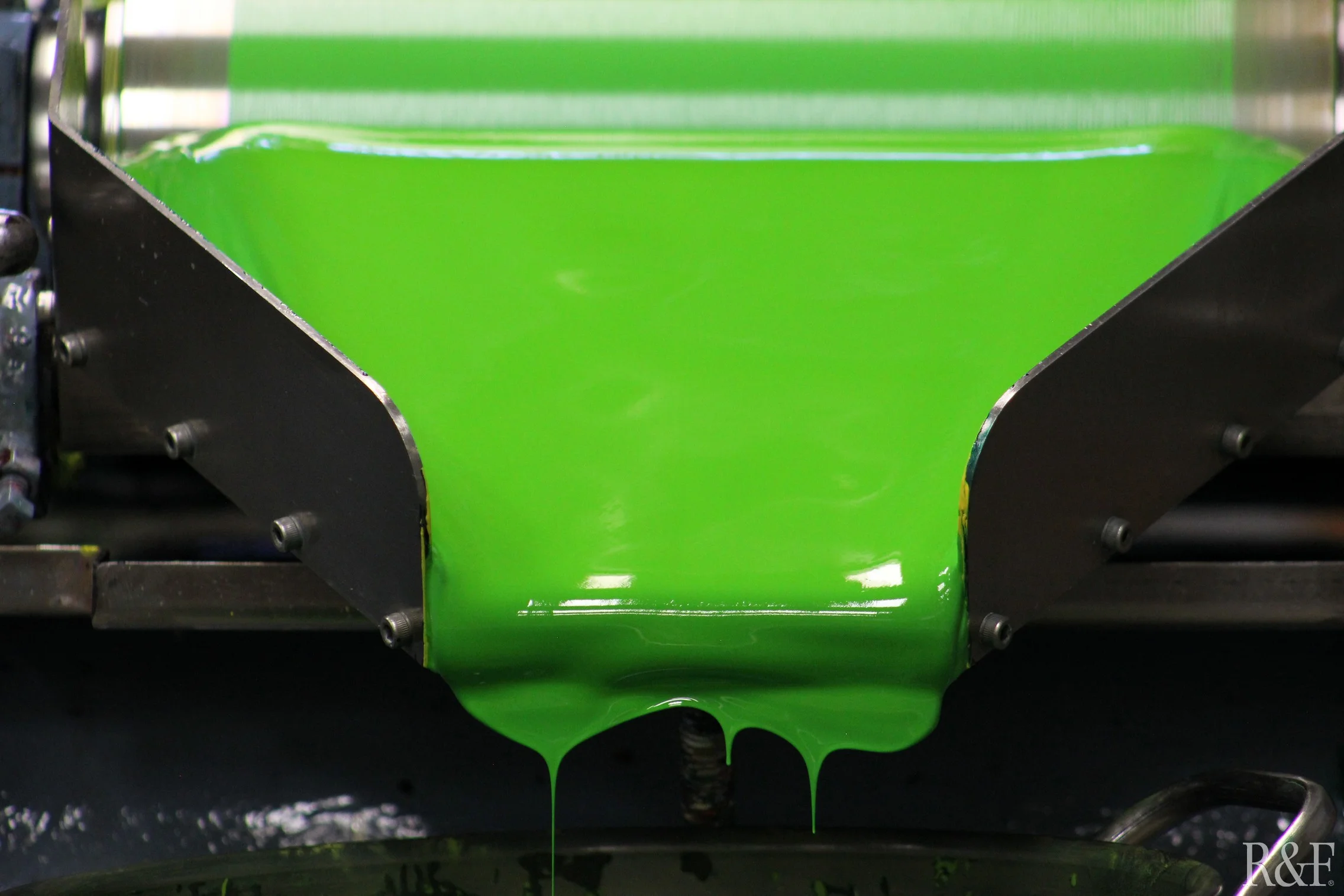 Permanent Green Pigment Stick on Three Roll Mill1.jpg