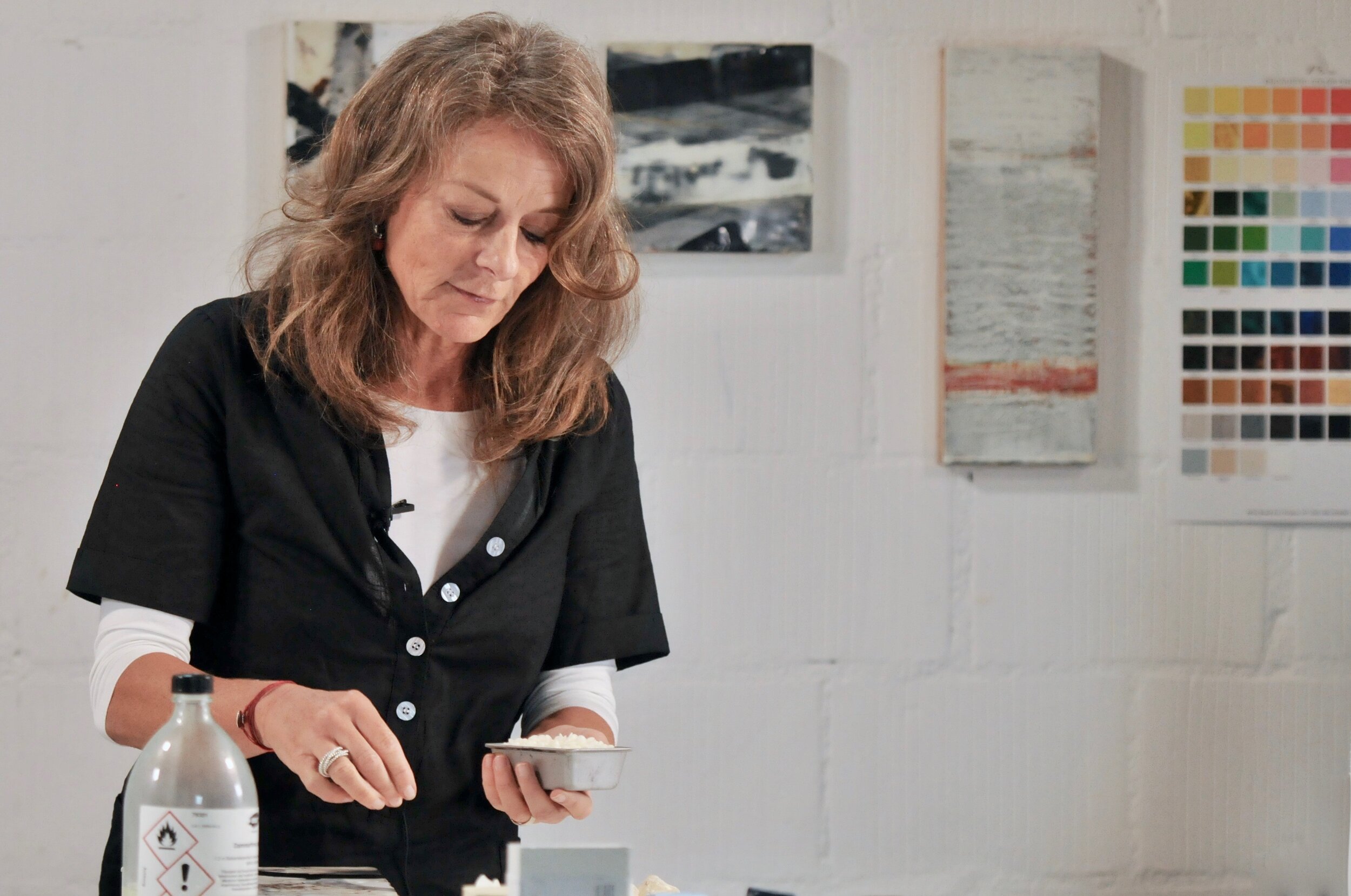 Artist Spotlight: Leslie Giuliani — R&F Handmade Paints
