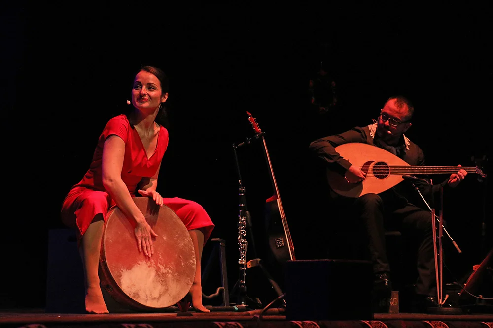 photo © Dora Zarzavatsaki