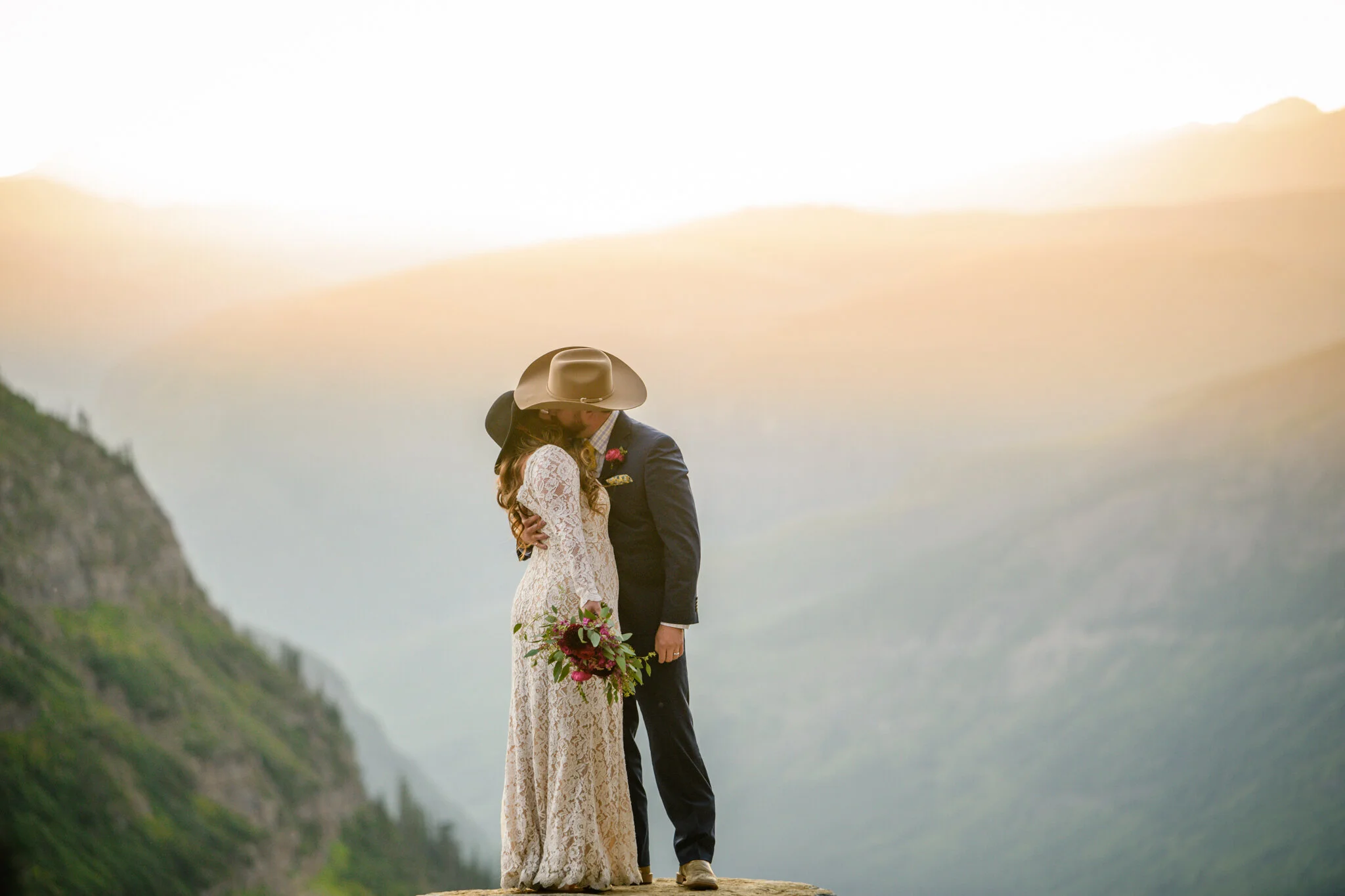 Glacier-park-elope-elopement-intimate-wedding-photographer-logan-pass034.JPG