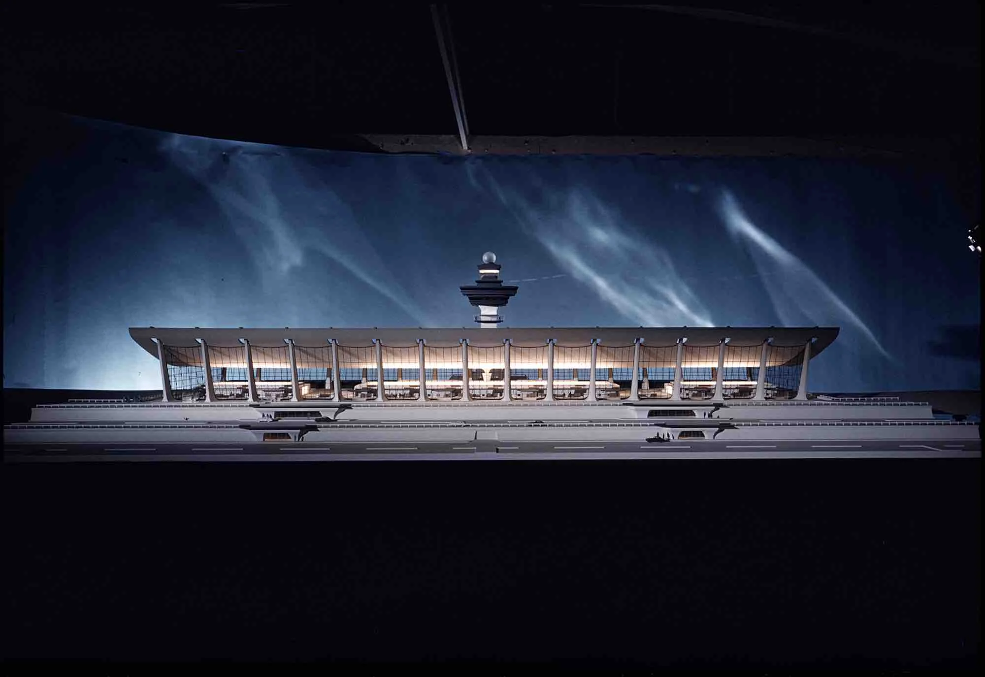 Eero Saarinen, Washington Dulles International Airport (Dulles/Chantilly, Virginia) 1962
