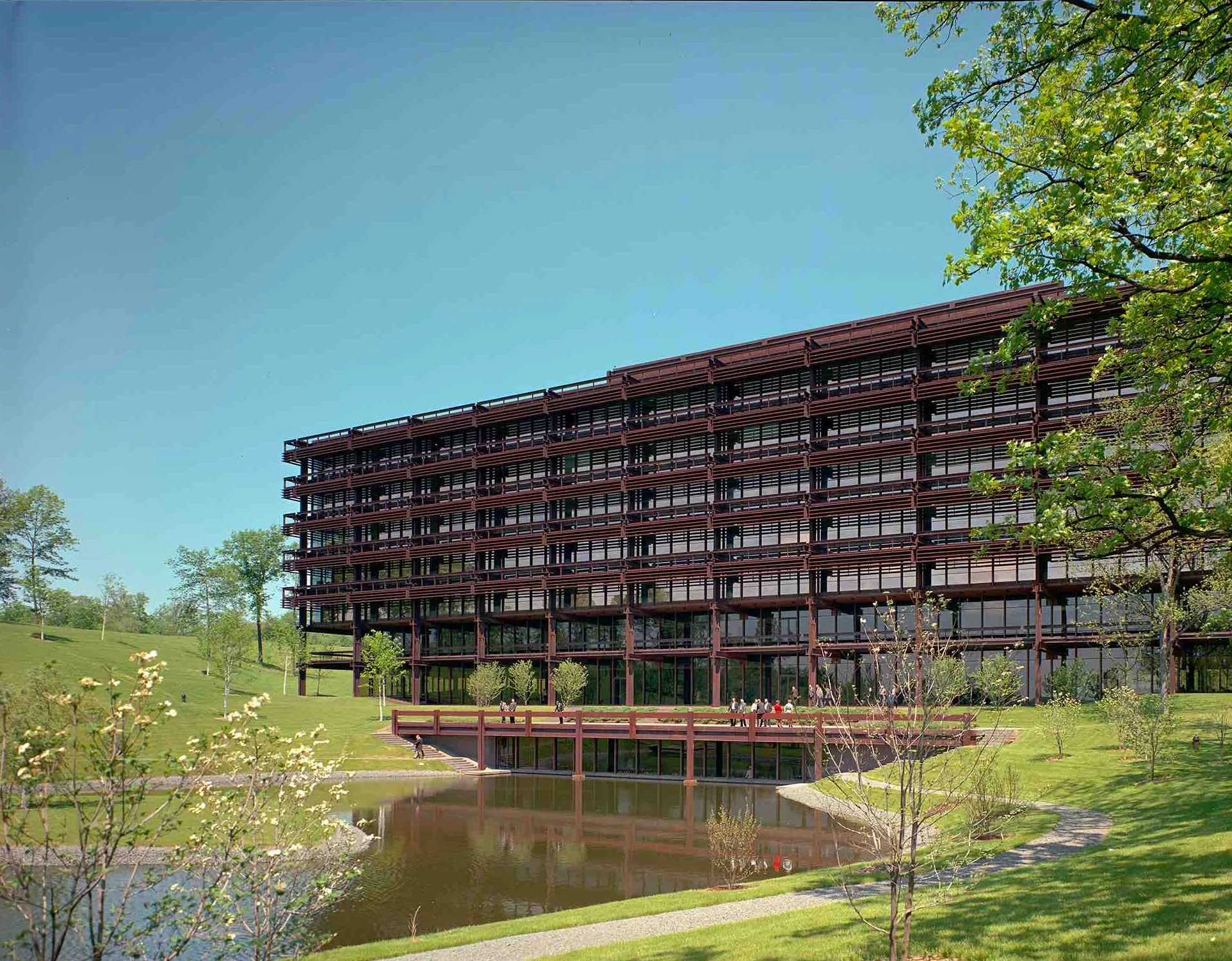 Eero Saarinen, John Deere World HQ (Moline, Illinois) 1964