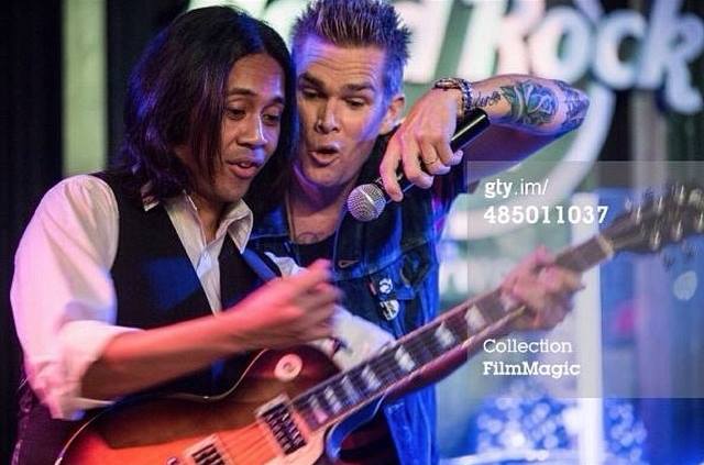 Rosh rocks out with Mark McGrath when Casual Encounters Karaoke performed at the Sing For Your Supper event at Hard Rock Cafe Hollywood.
