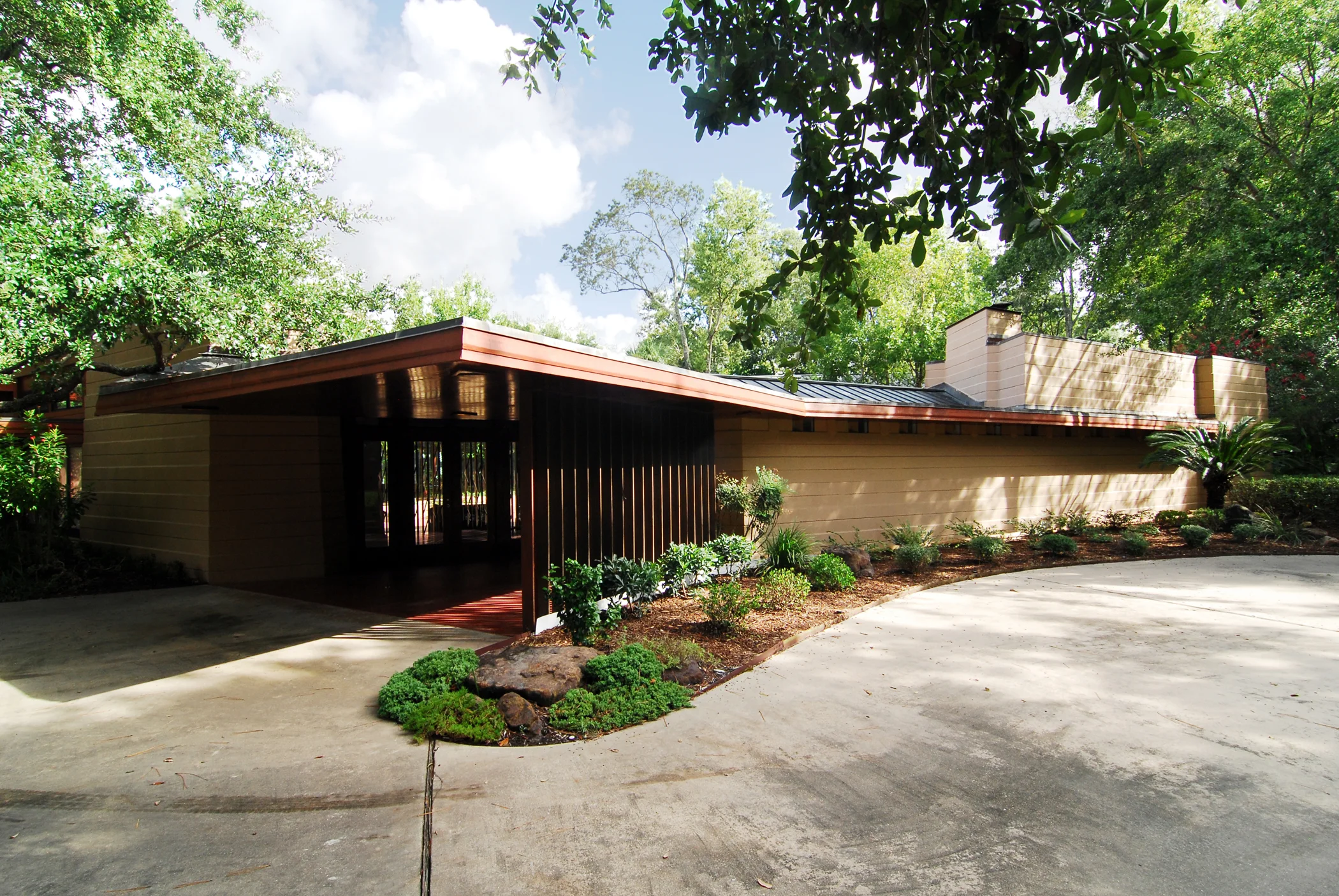 Frank-Lloyd-Wright Designed Home