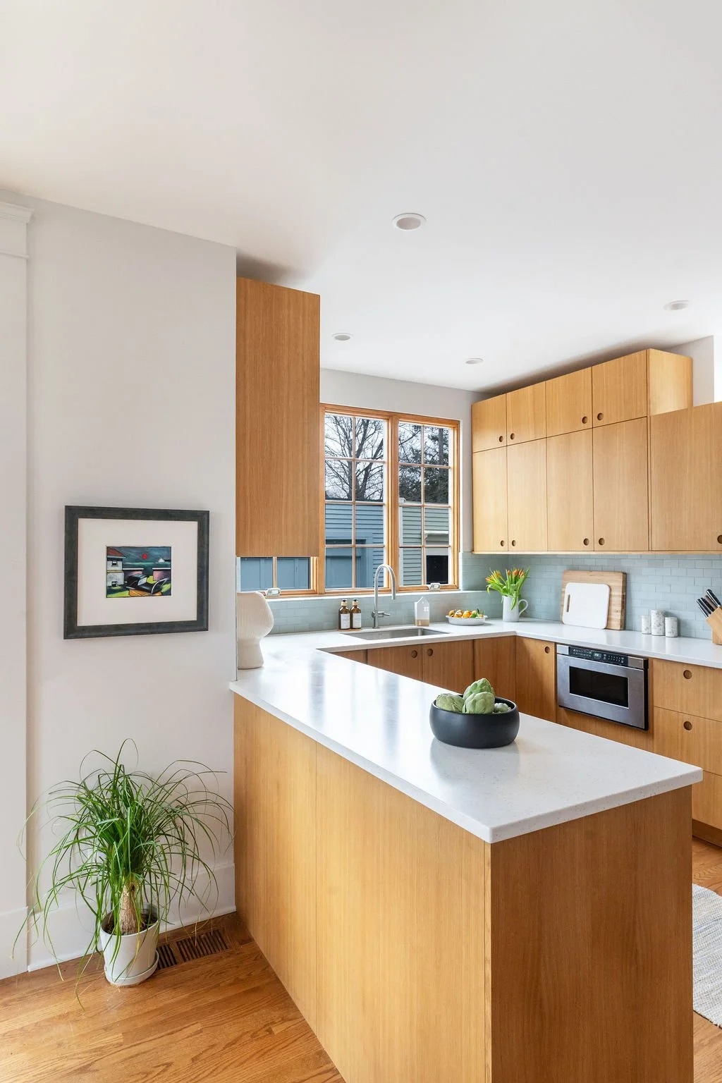 modern-kitchen-peninsula-ann-arbor.jpg.jpg
