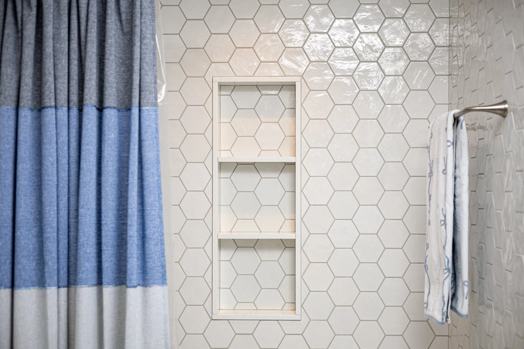 bathroom 054 bathroom-shower-built-in-niche-white-hexagon-wall-tile.jpg.jpg