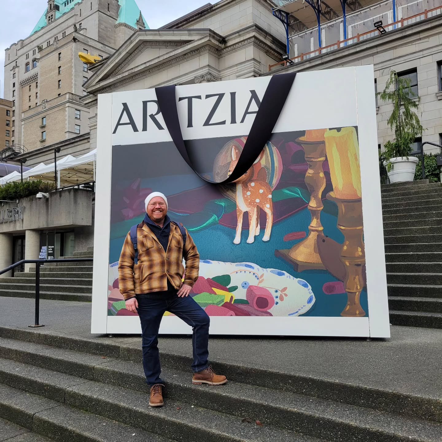 Today is the day I posed with a gigantic Aritiza bag.