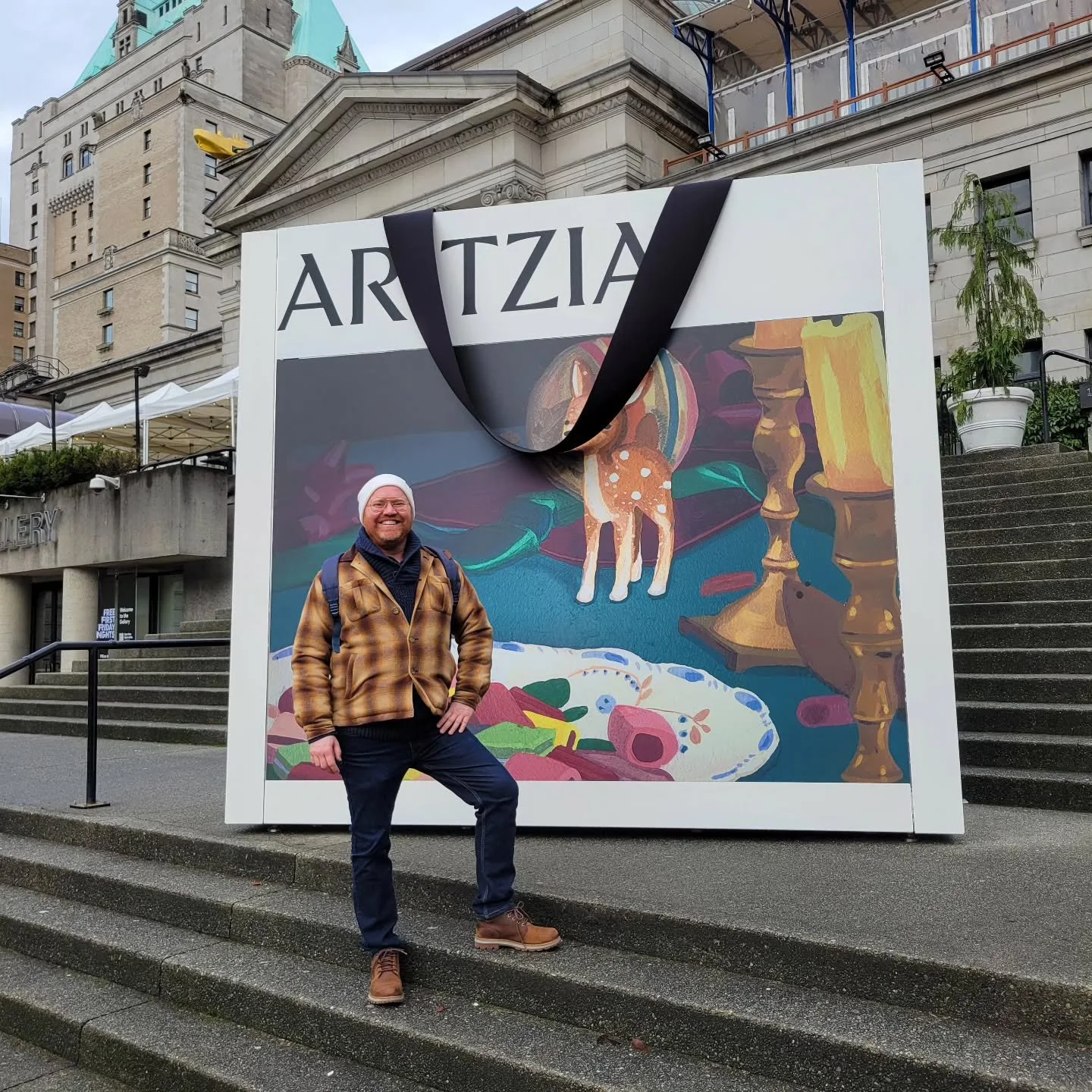 Today is the day I posed with a gigantic Aritiza bag.
