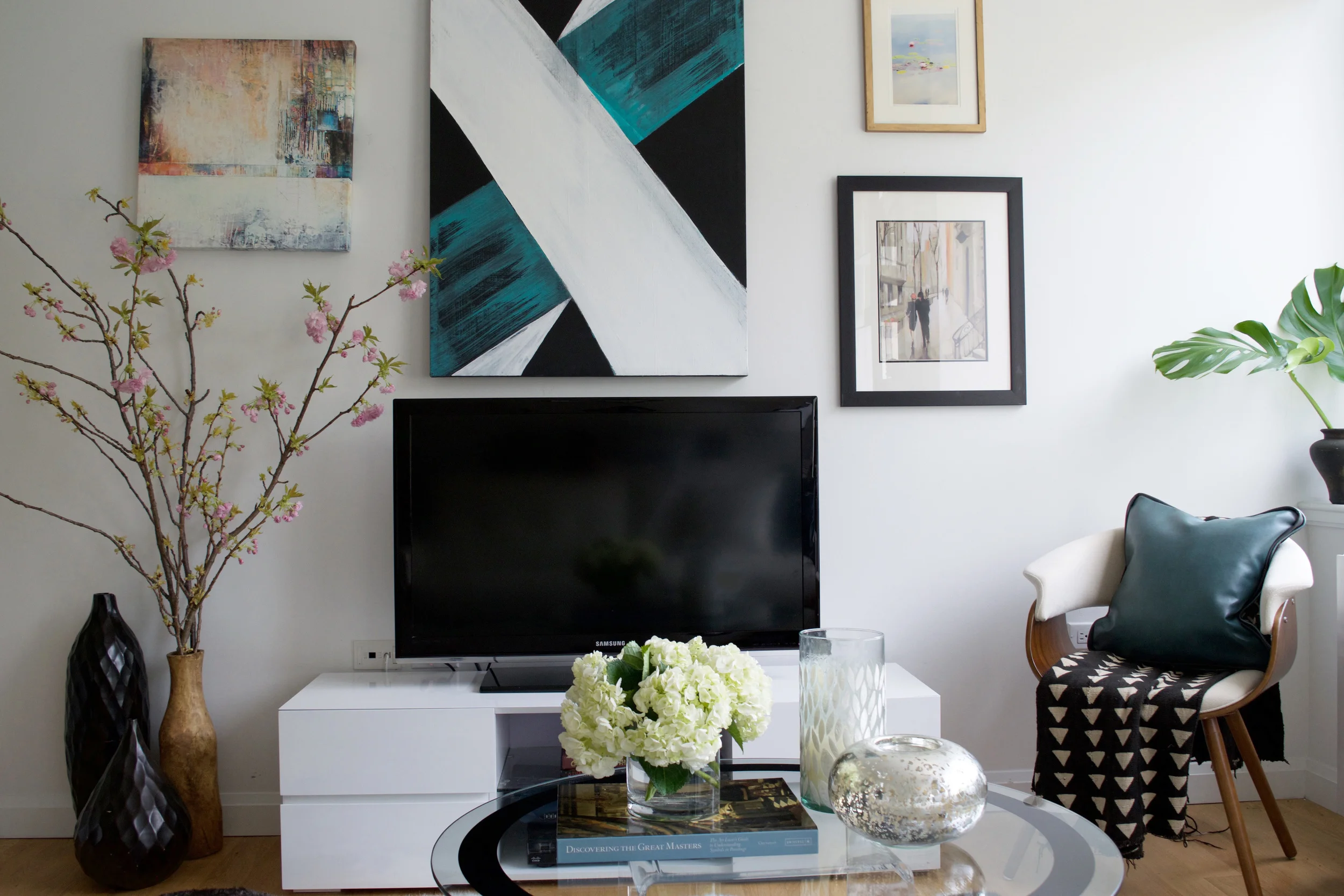 Studio Apartment, TV Gallery Wall, Living Room Feminine Decor