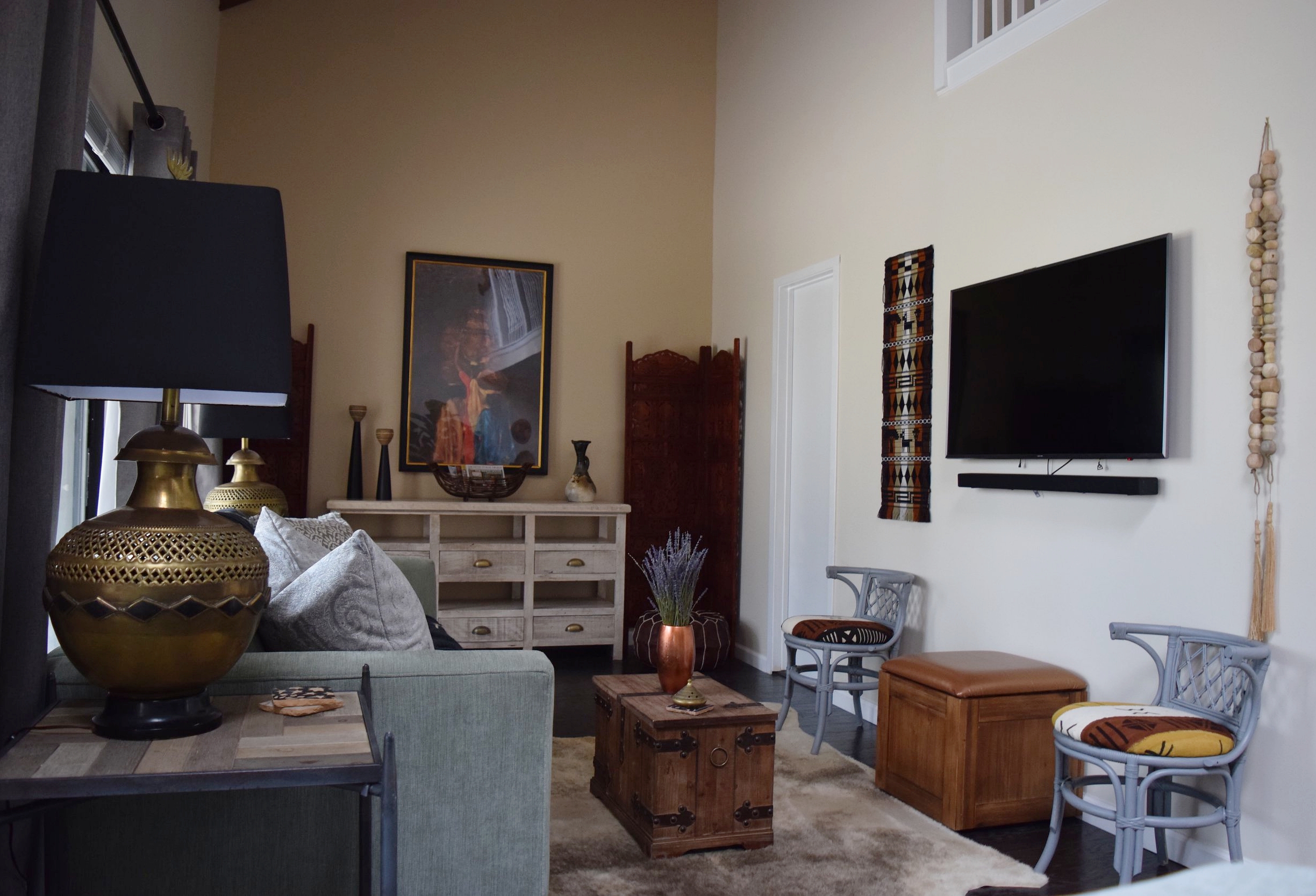 Eclectic Country Cabin, Family-Room