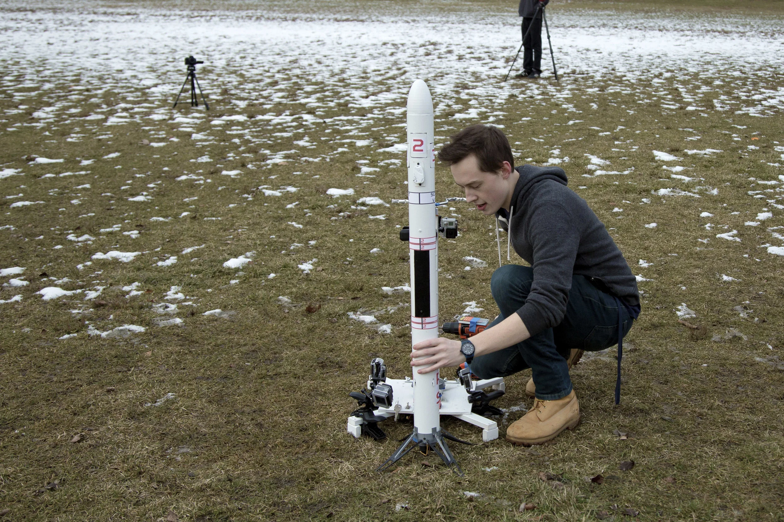 Performing standard landing gear checks before launch
