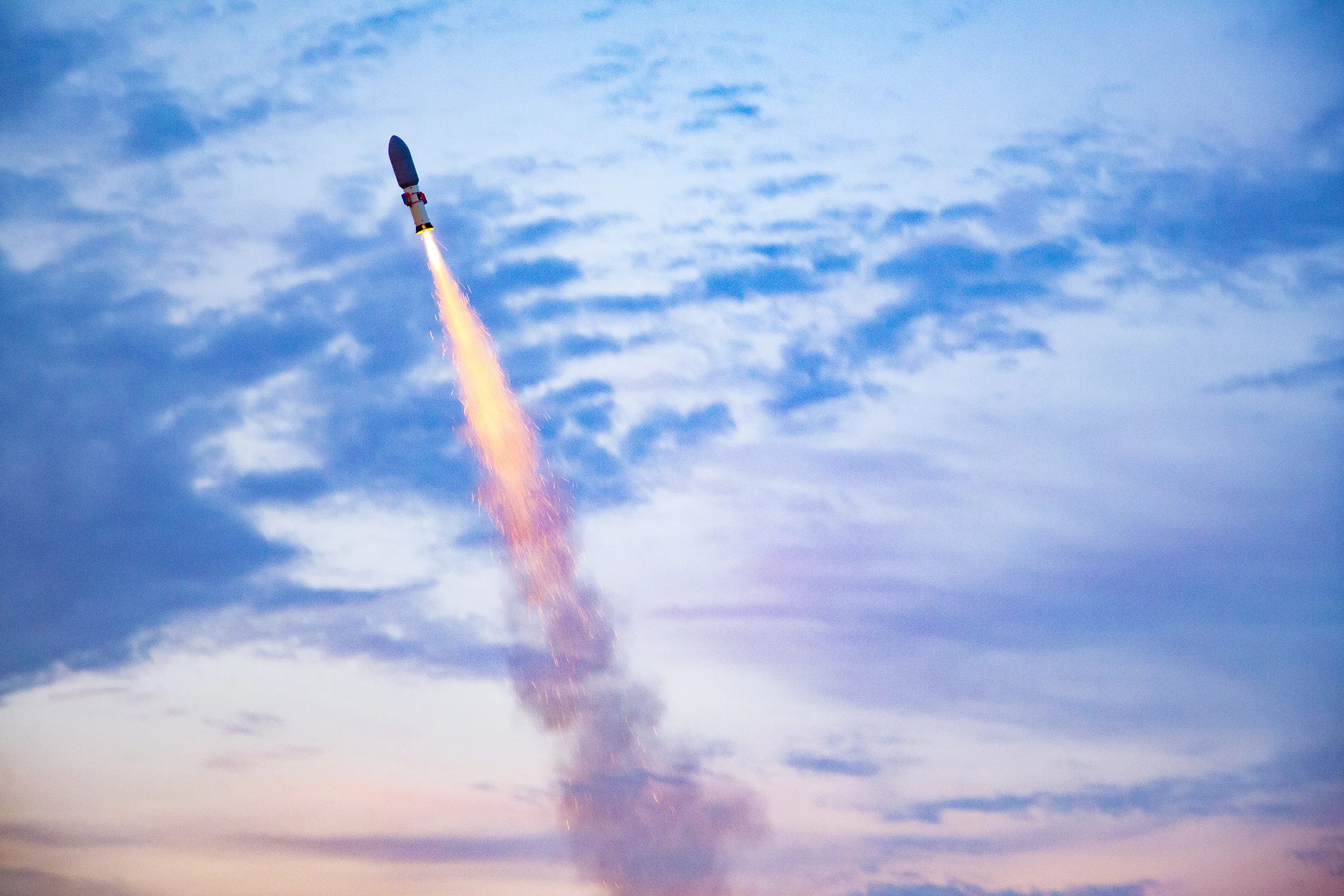 First launch of the Falcon Heavy Upper Stage. Pretty poor stability on this flight.