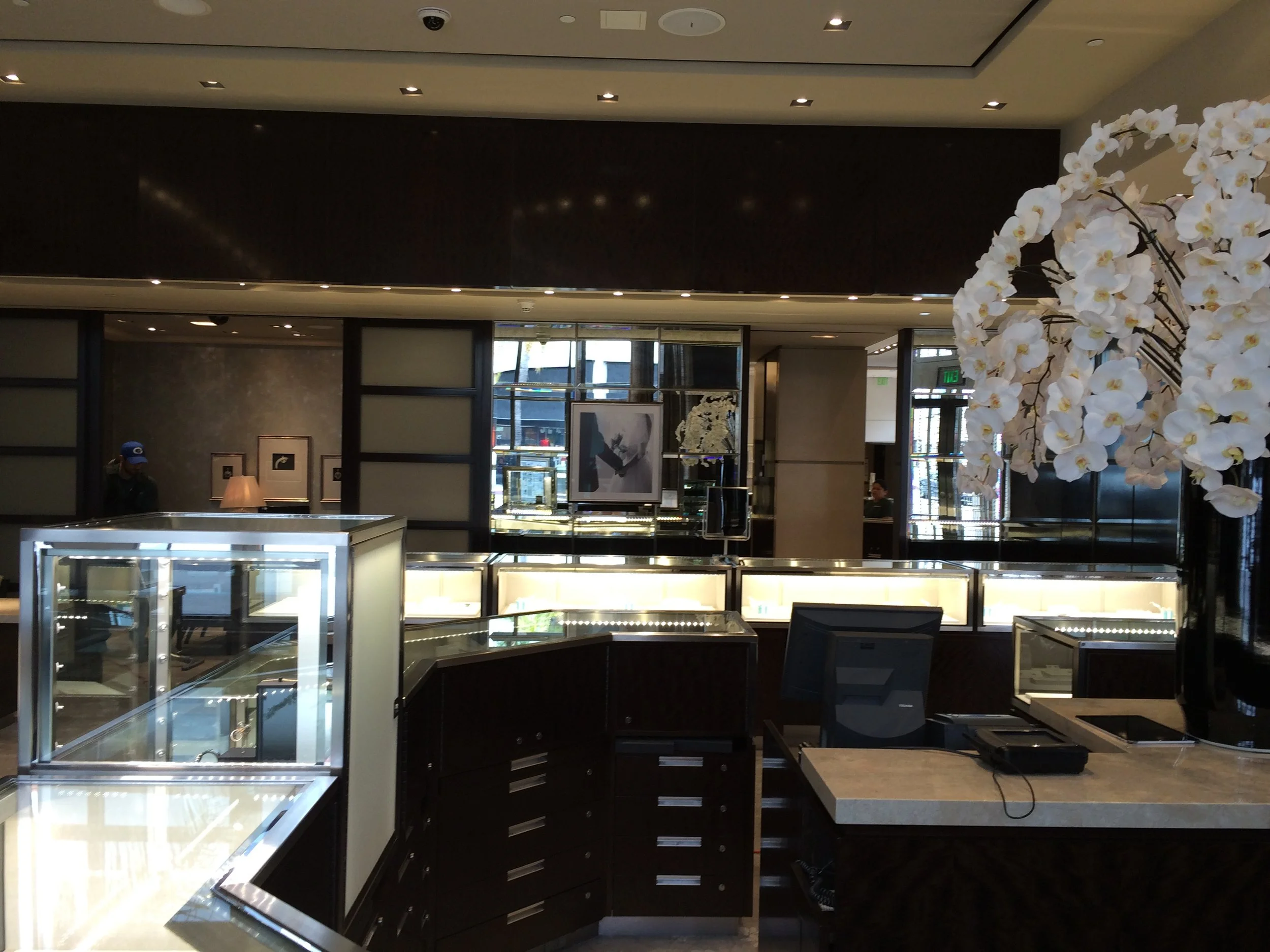 Transform Your Space with Exquisite Framing, Printing, and Restoration