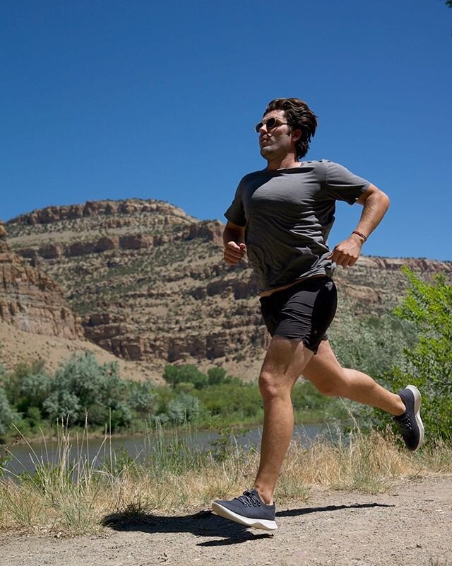 Morning run along the Colorado River 👌🏼
Gettin out Into nature and moving my body every day is an essential part of staying physically and mentally healthy - along with sleep and good food. Its not a perfect formula but it definitely helps haha. Es