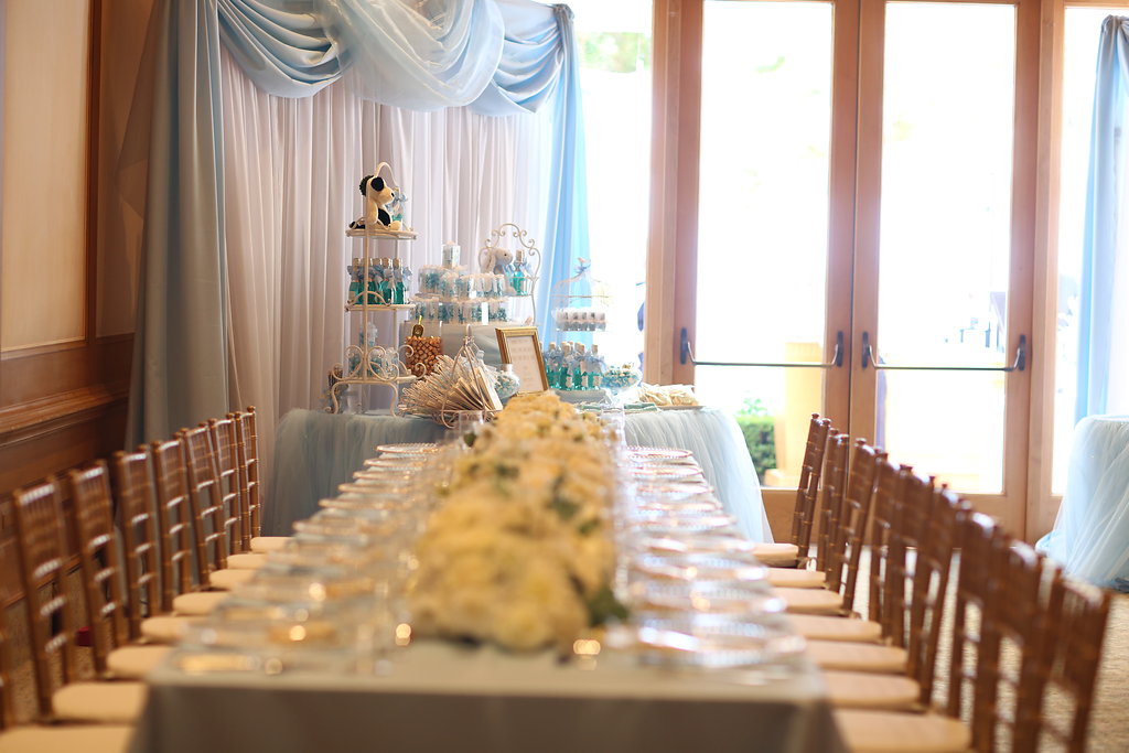 The large arrangements running through the center were so pretty!
