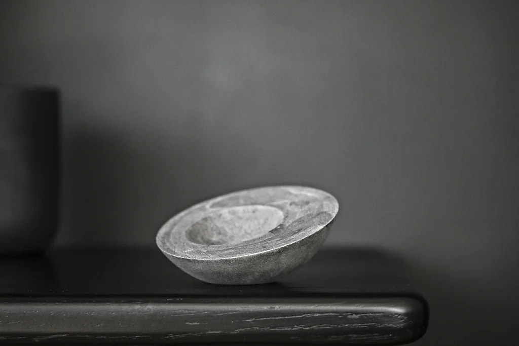 Small porcelain bowl in black