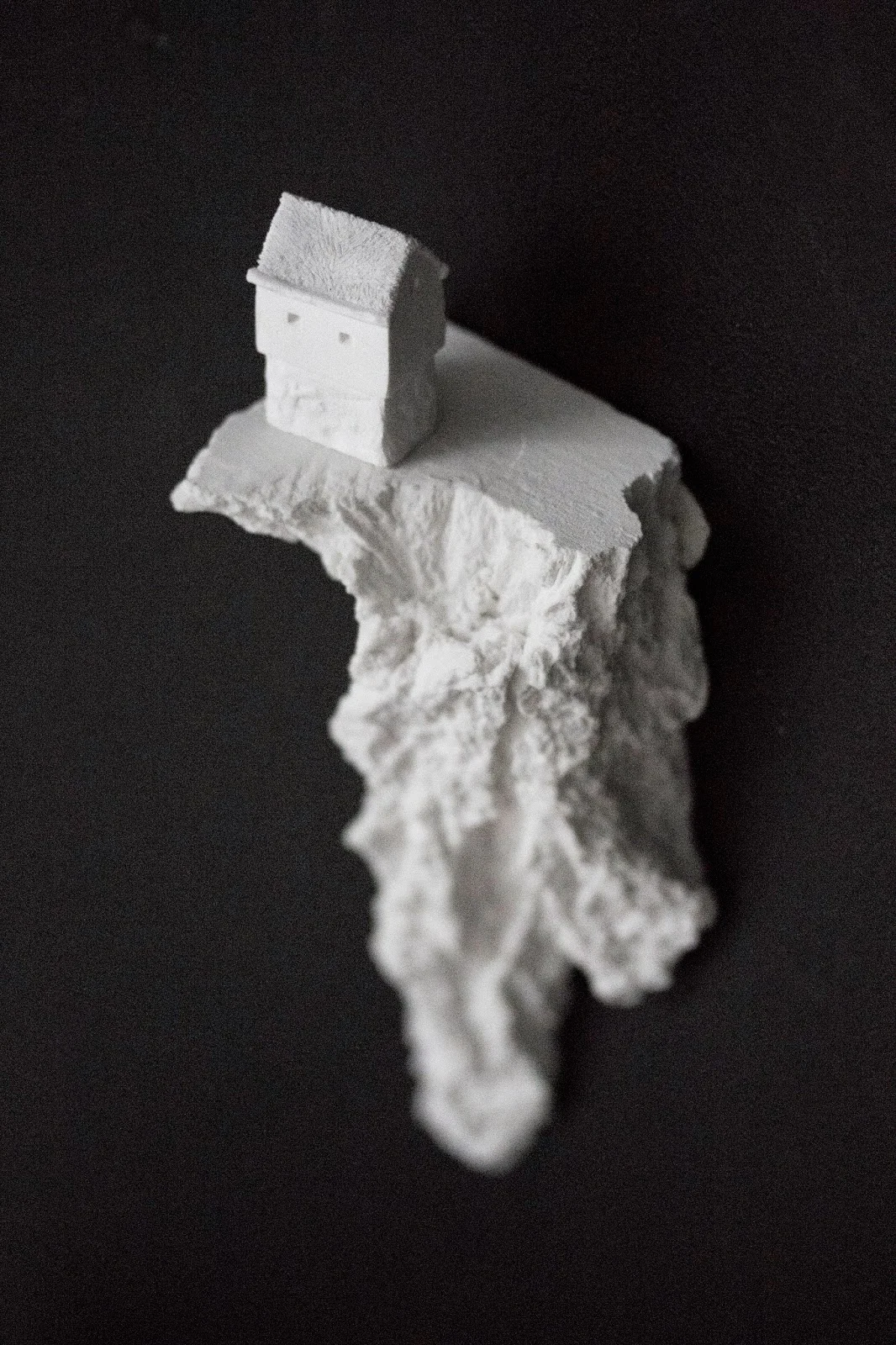 Laurie Poast. Faroese House on Landscape Shelf. Porcelain wall hanging. 19 x 6 cm. 800 NOK. Sold.