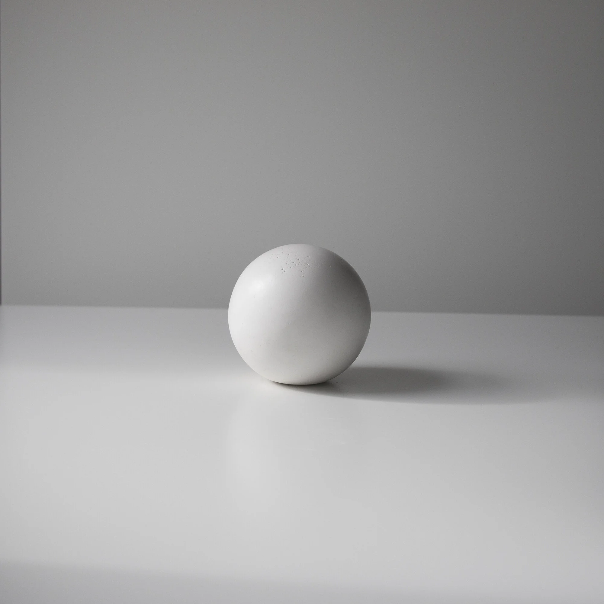 Sphere in White 11 cm