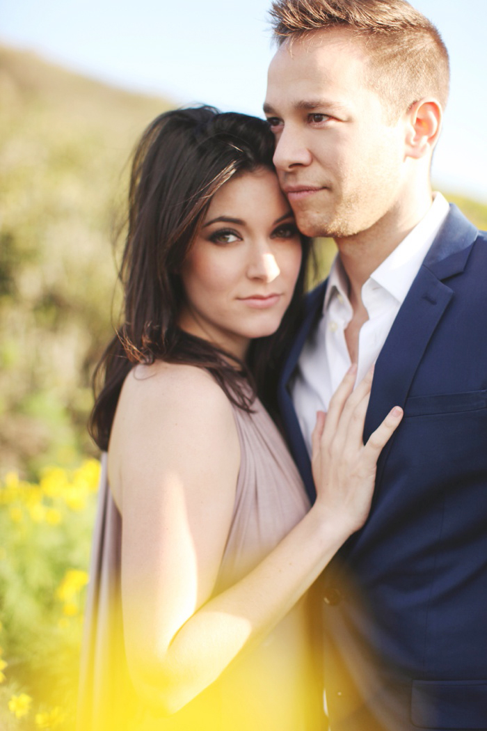 malibu southern california engagement photography oceanside cliff sunflower field