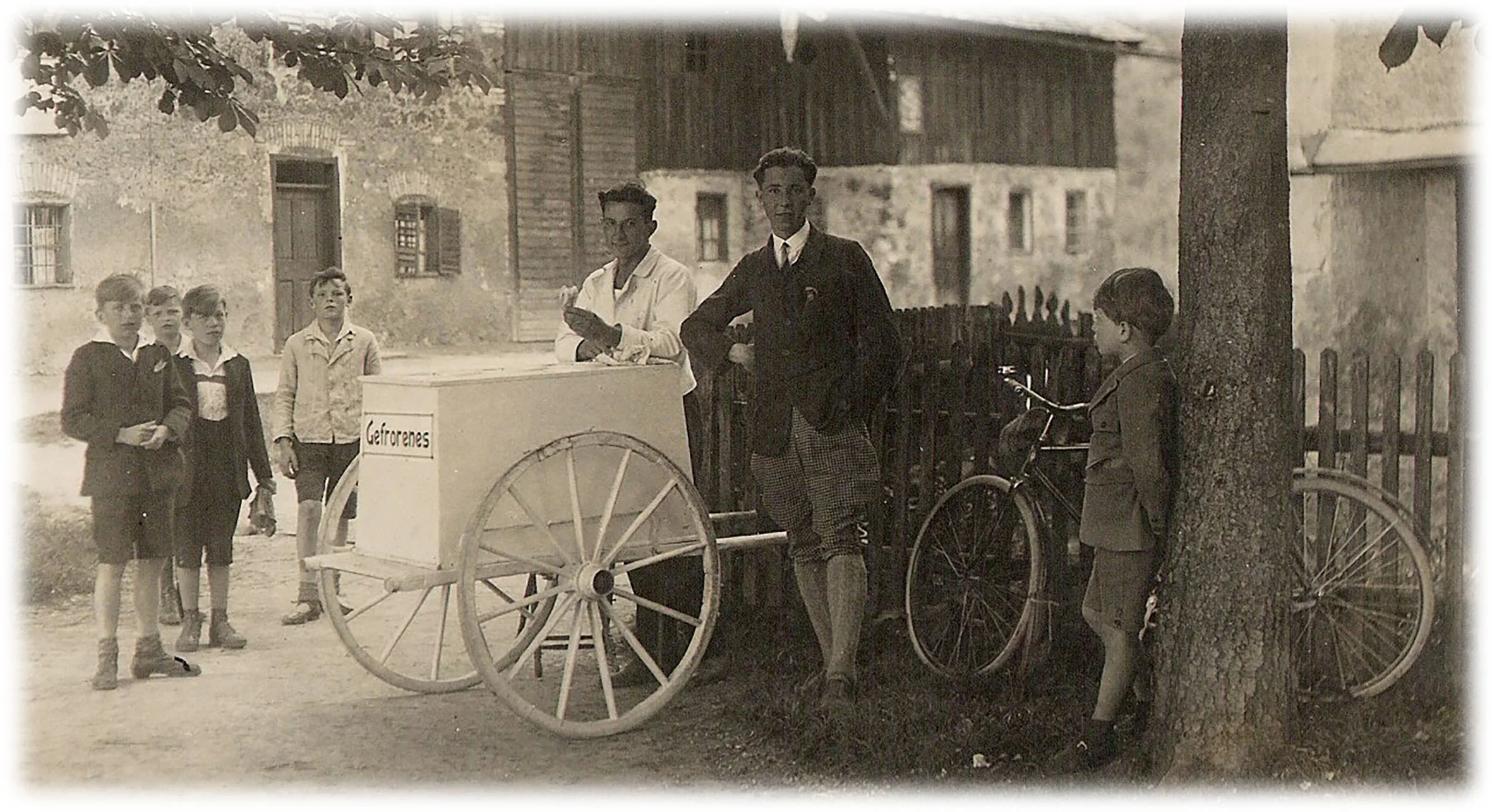 1933.jpg